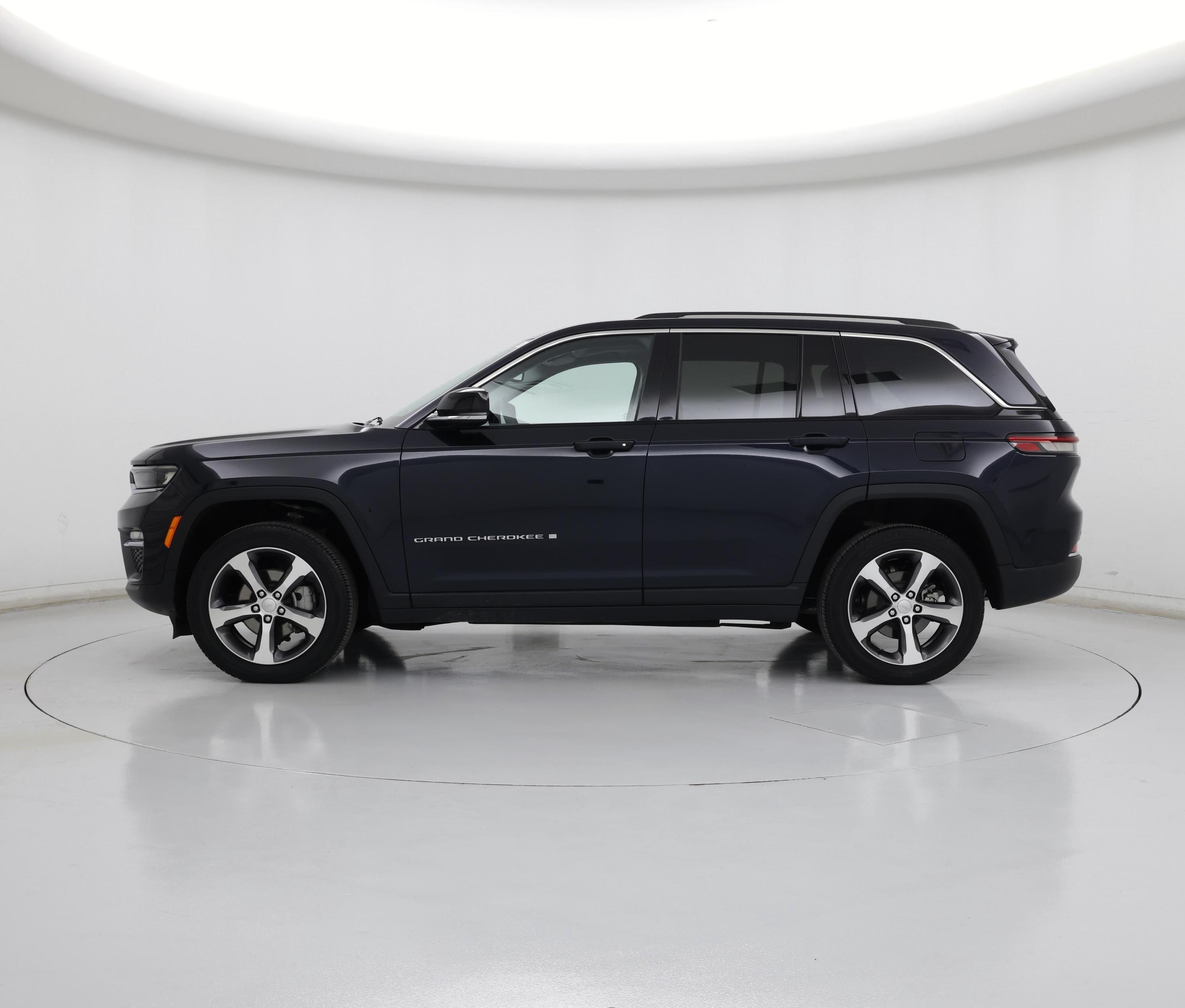 Thumbnail: 2023 Jeep Grand Cherokee - 3