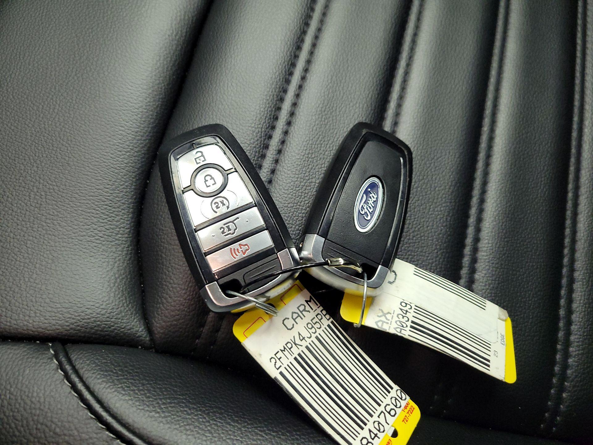 Thumbnail: 2023 Ford Edge - 18