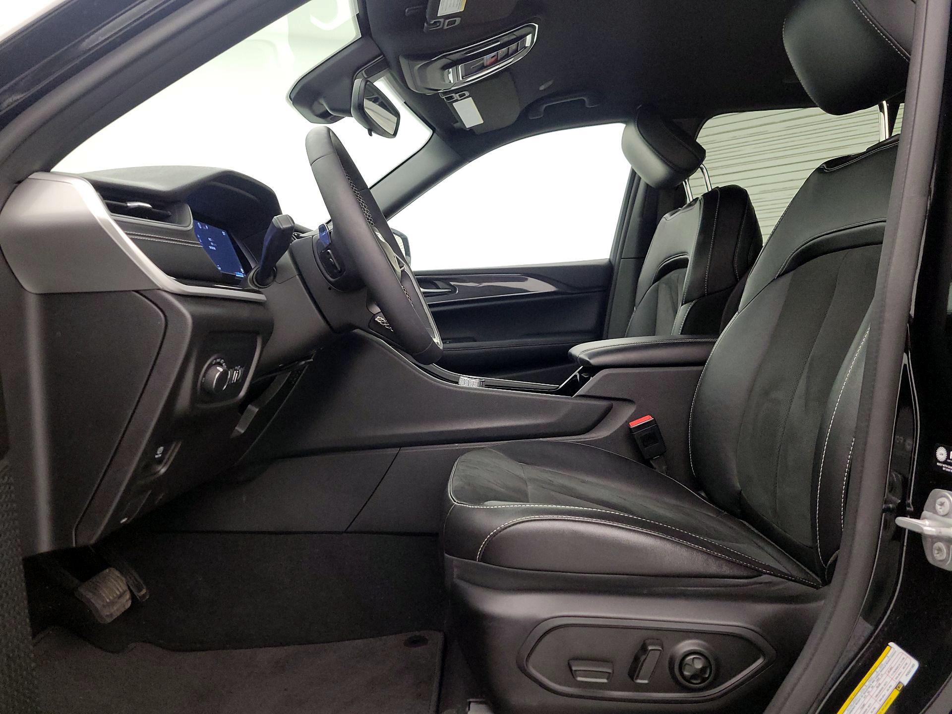 Thumbnail: 2023 Jeep Grand Cherokee - 11