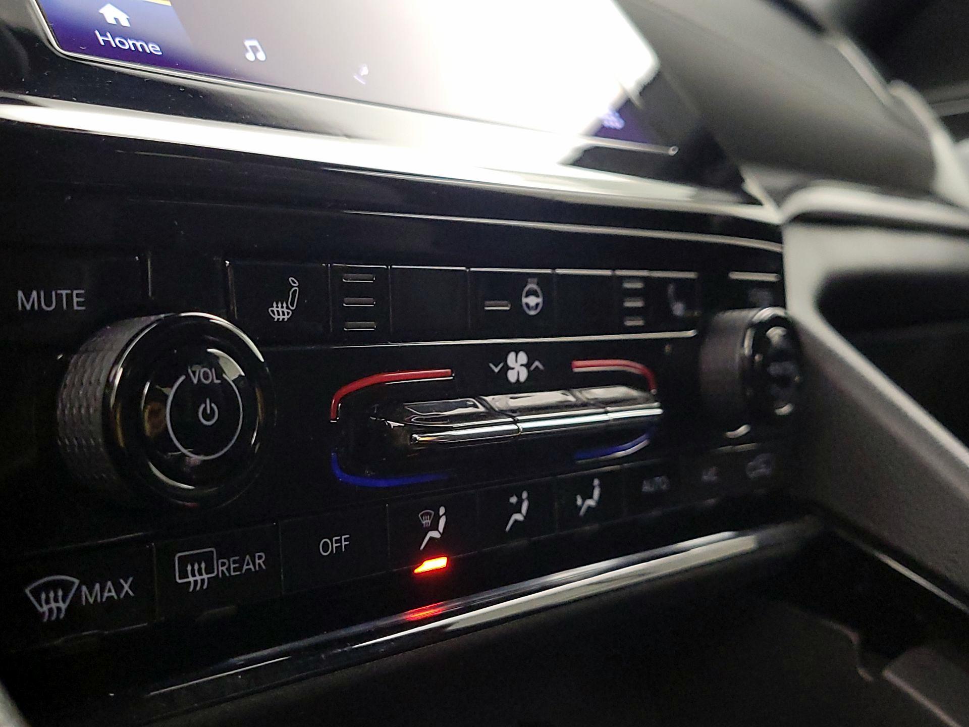 Thumbnail: 2023 Jeep Grand Cherokee - 16