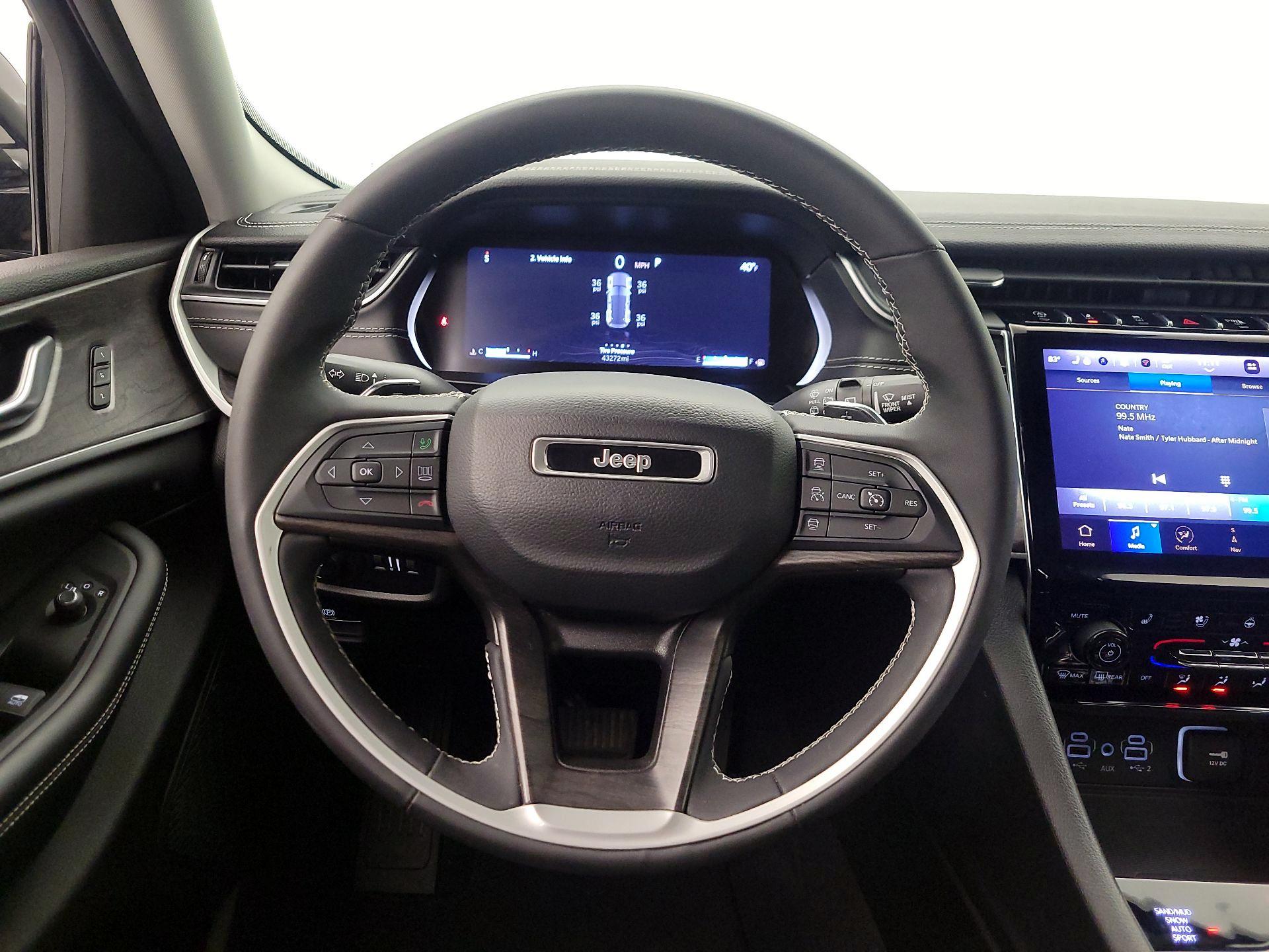 Thumbnail: 2023 Jeep Grand Cherokee - 10