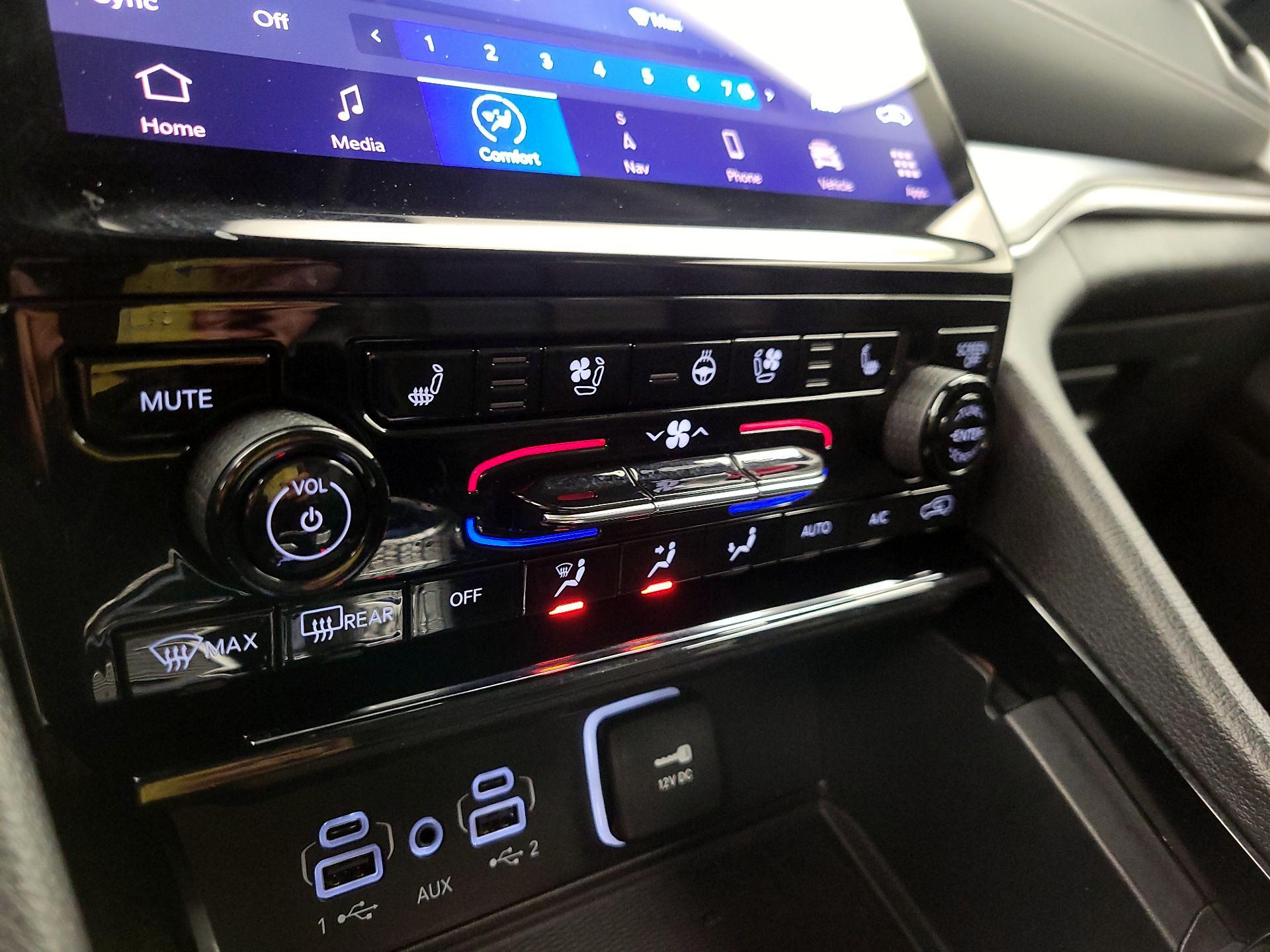 Thumbnail: 2023 Jeep Grand Cherokee - 17