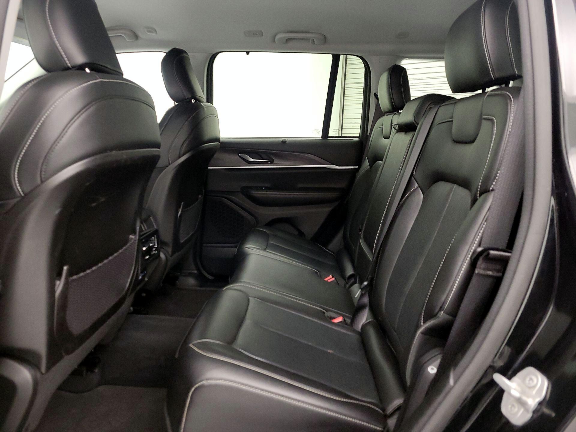 Thumbnail: 2023 Jeep Grand Cherokee - 20