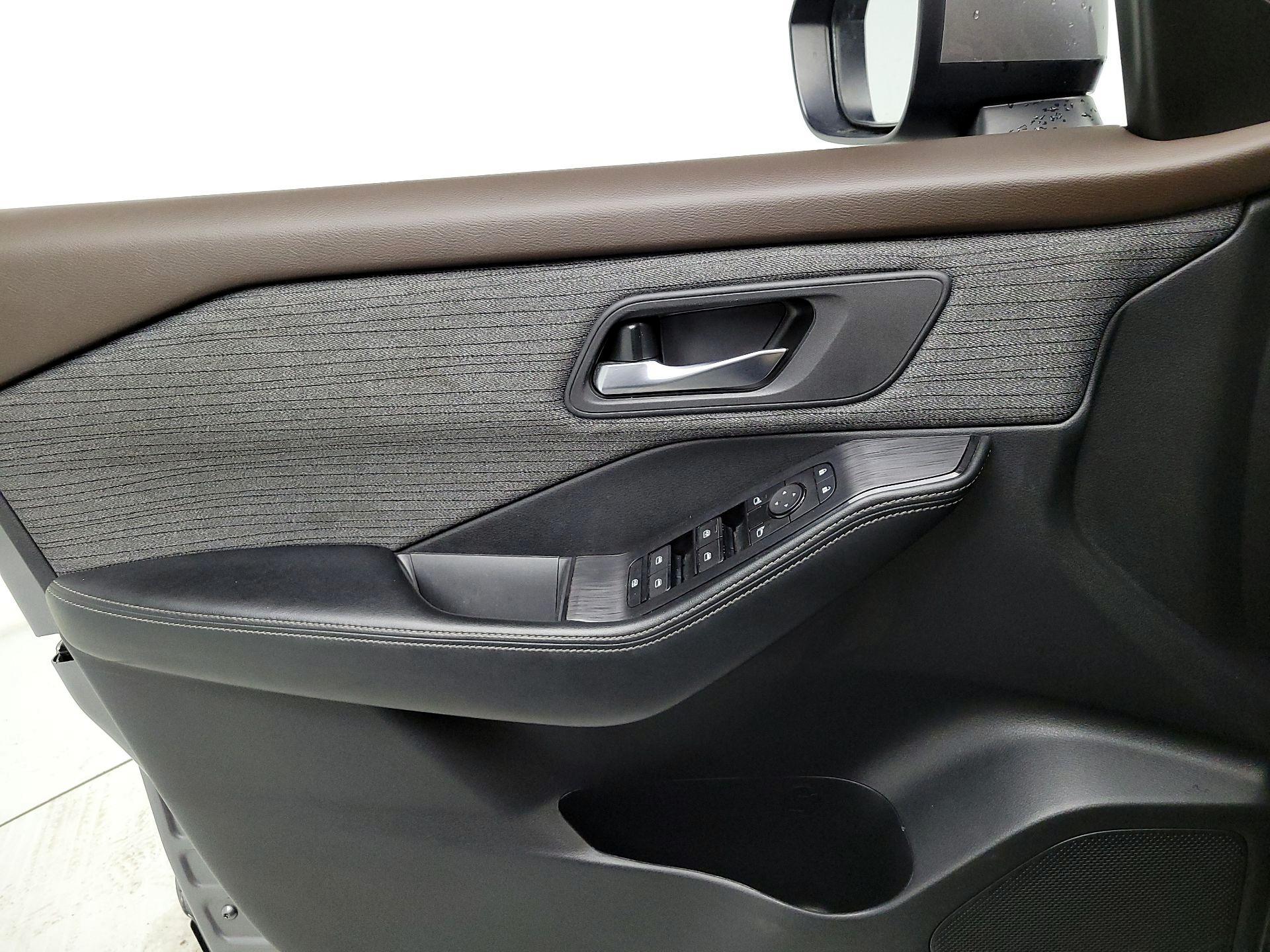 Thumbnail: 2023 Nissan Rogue - 12