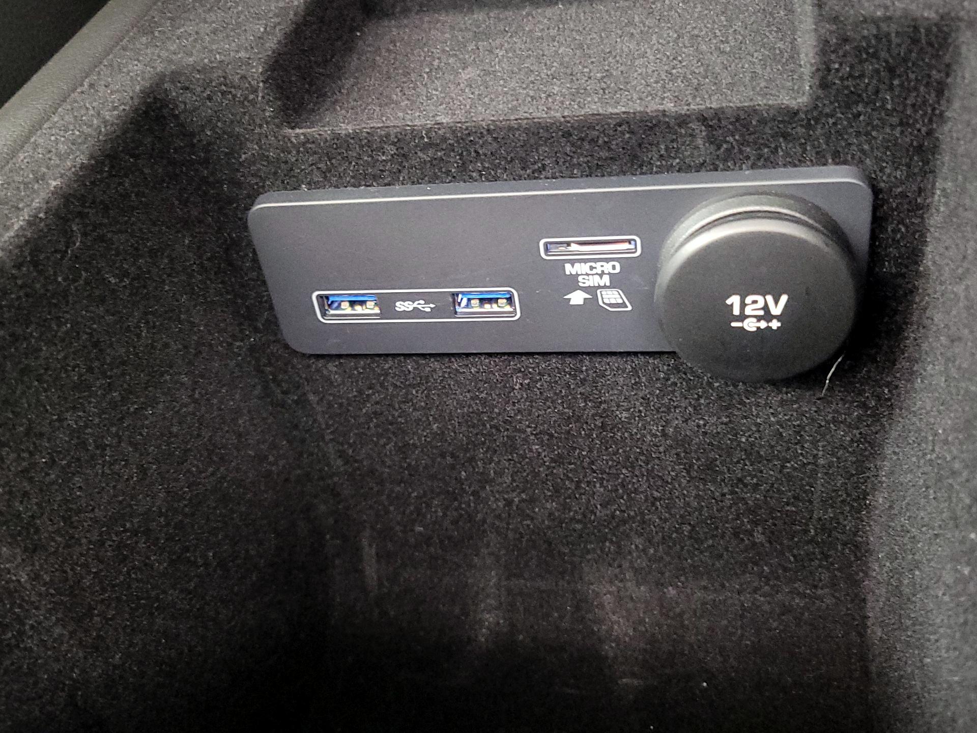 Thumbnail: 2020 Jaguar XE - 19