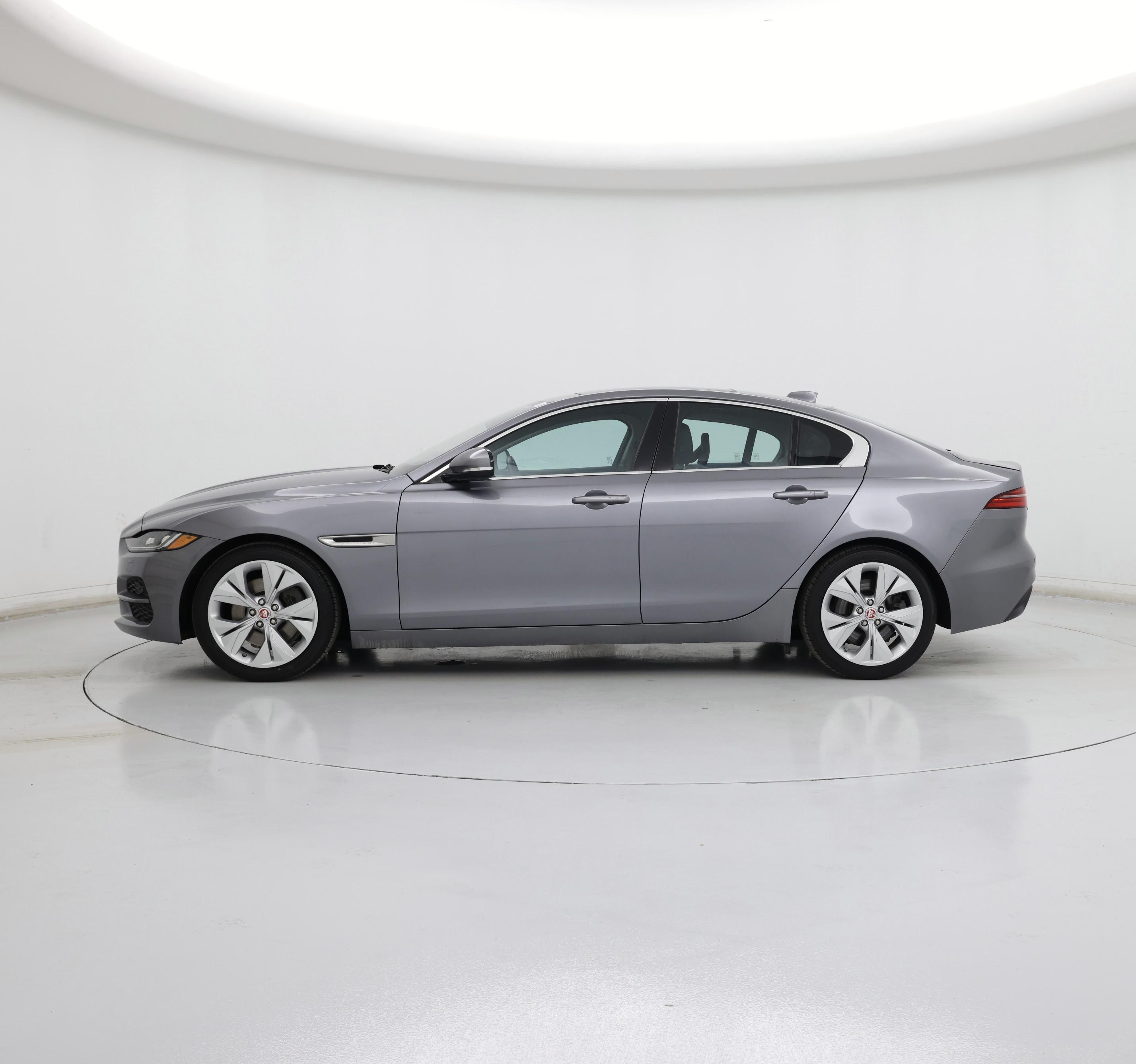 Thumbnail: 2020 Jaguar XE - 3