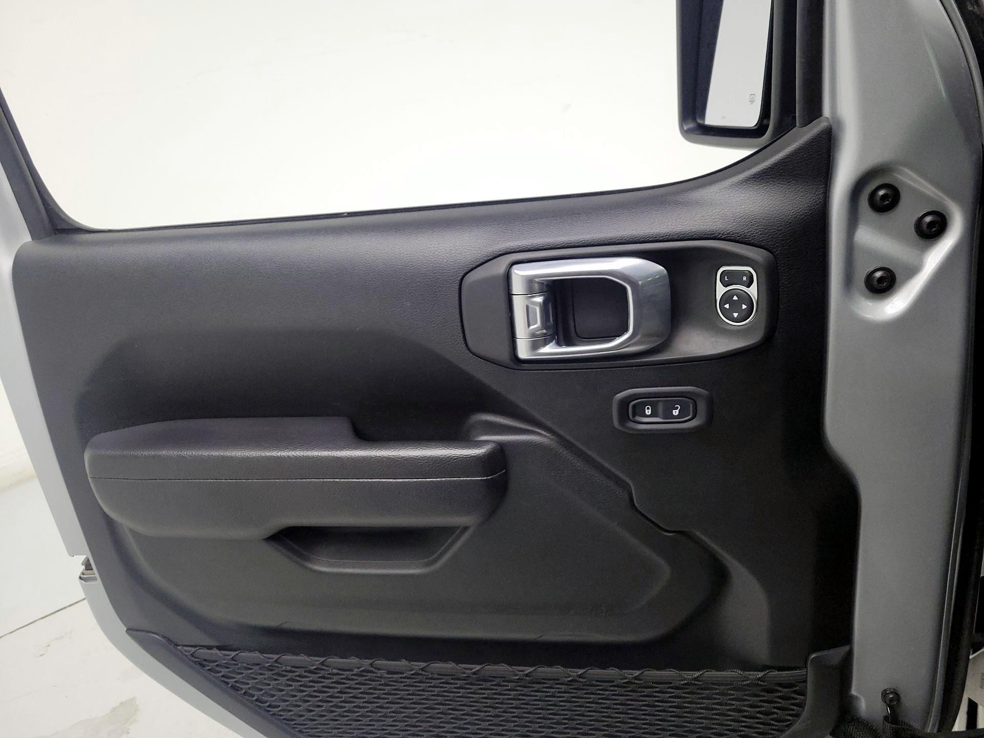 Thumbnail: 2022 Jeep Wrangler - 12