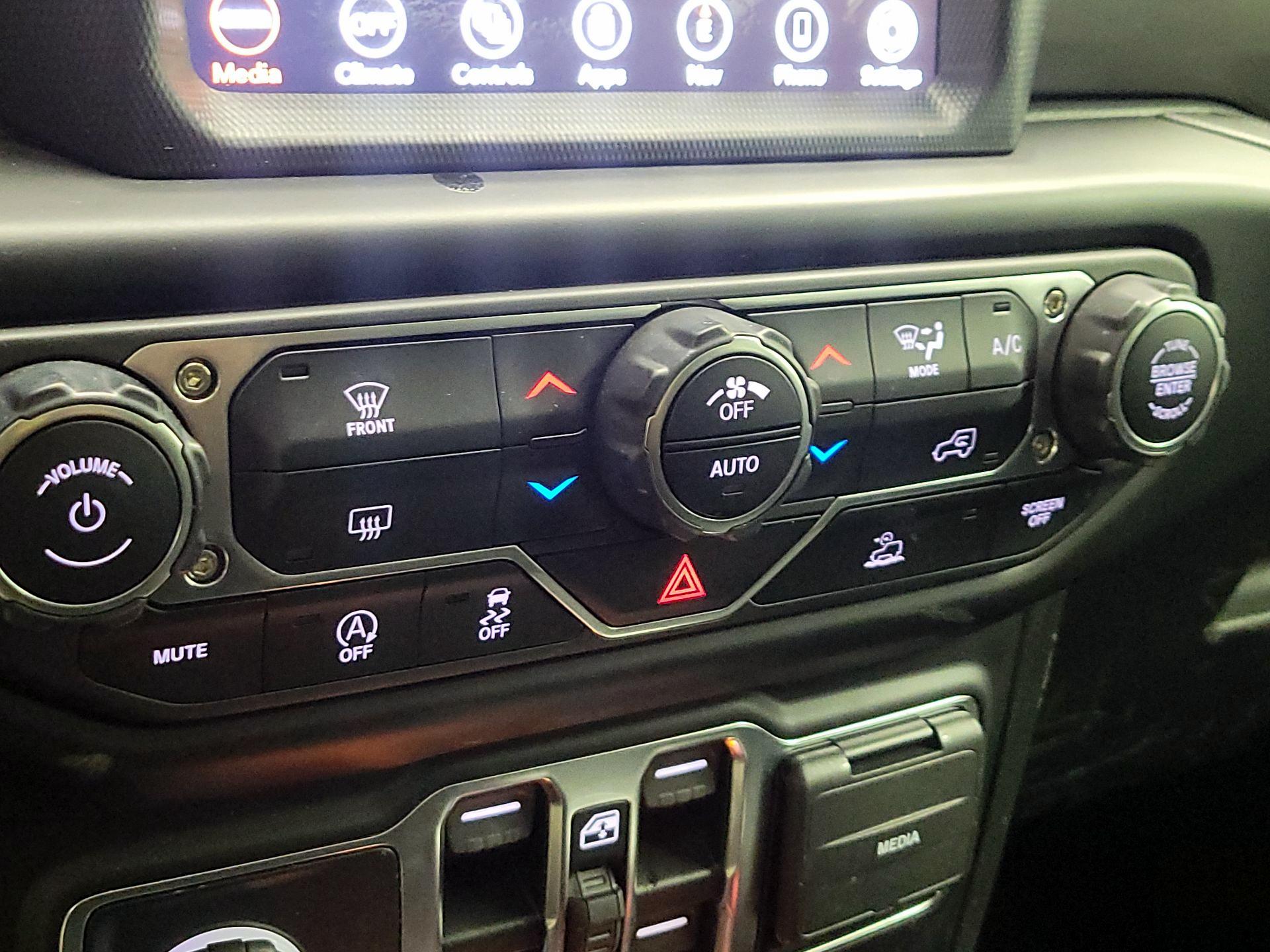 Thumbnail: 2022 Jeep Wrangler - 17