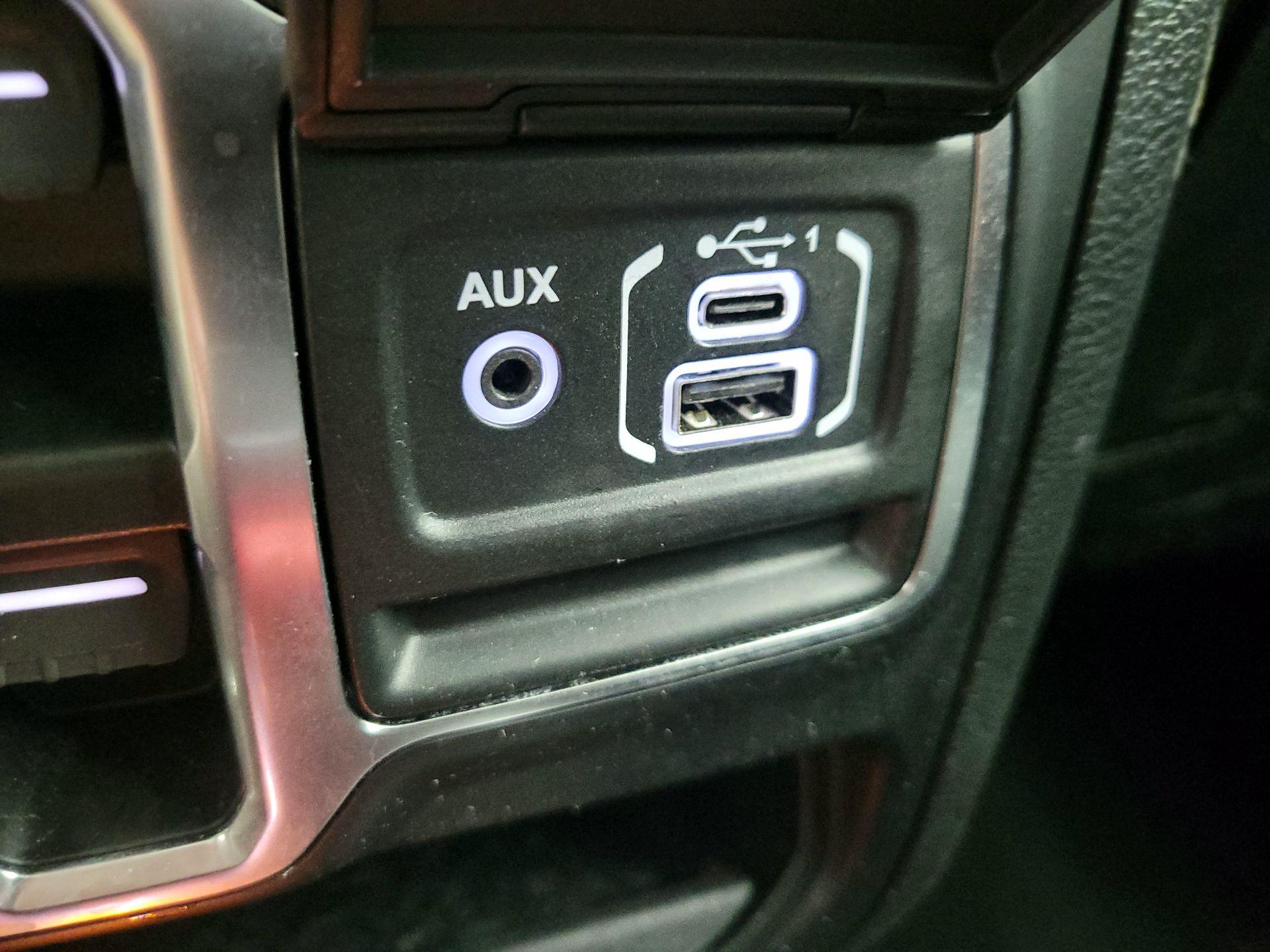 Thumbnail: 2022 Jeep Wrangler - 19