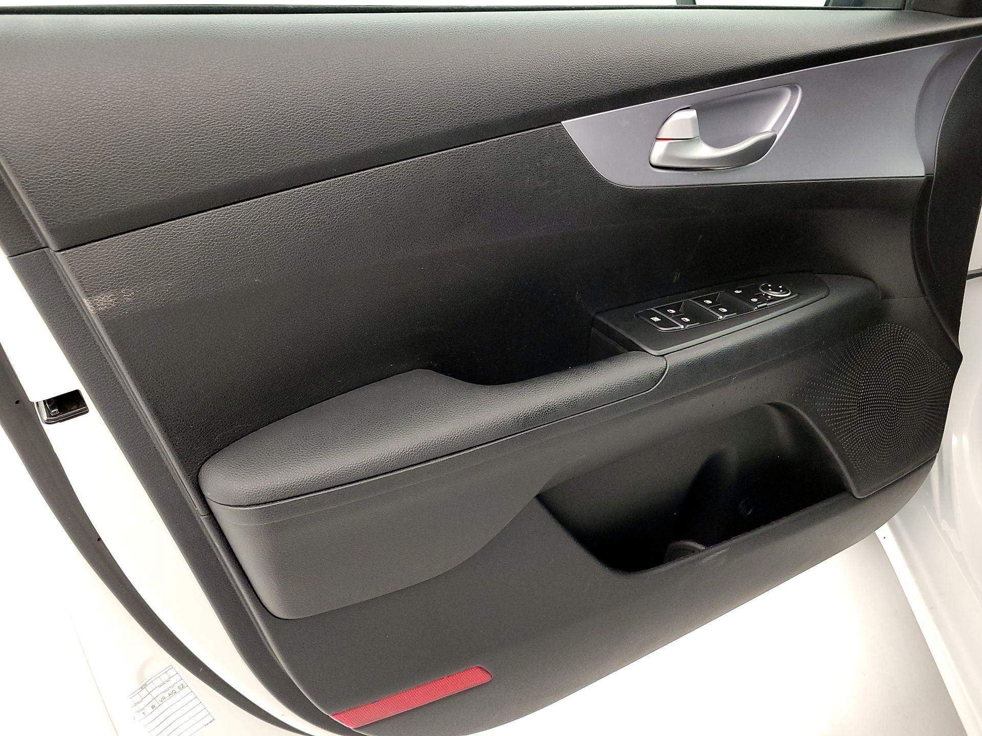 Thumbnail: 2024 Kia Forte - 12