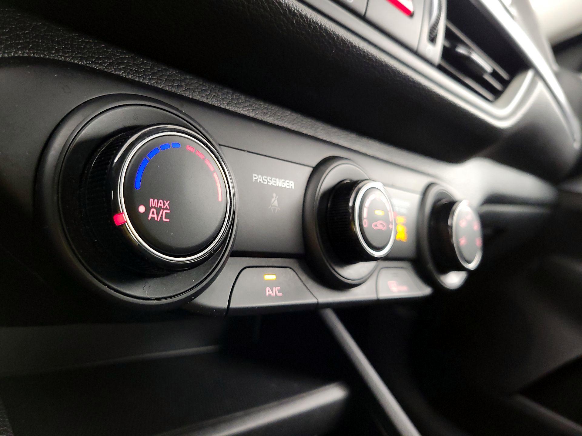 Thumbnail: 2024 Kia Forte - 16