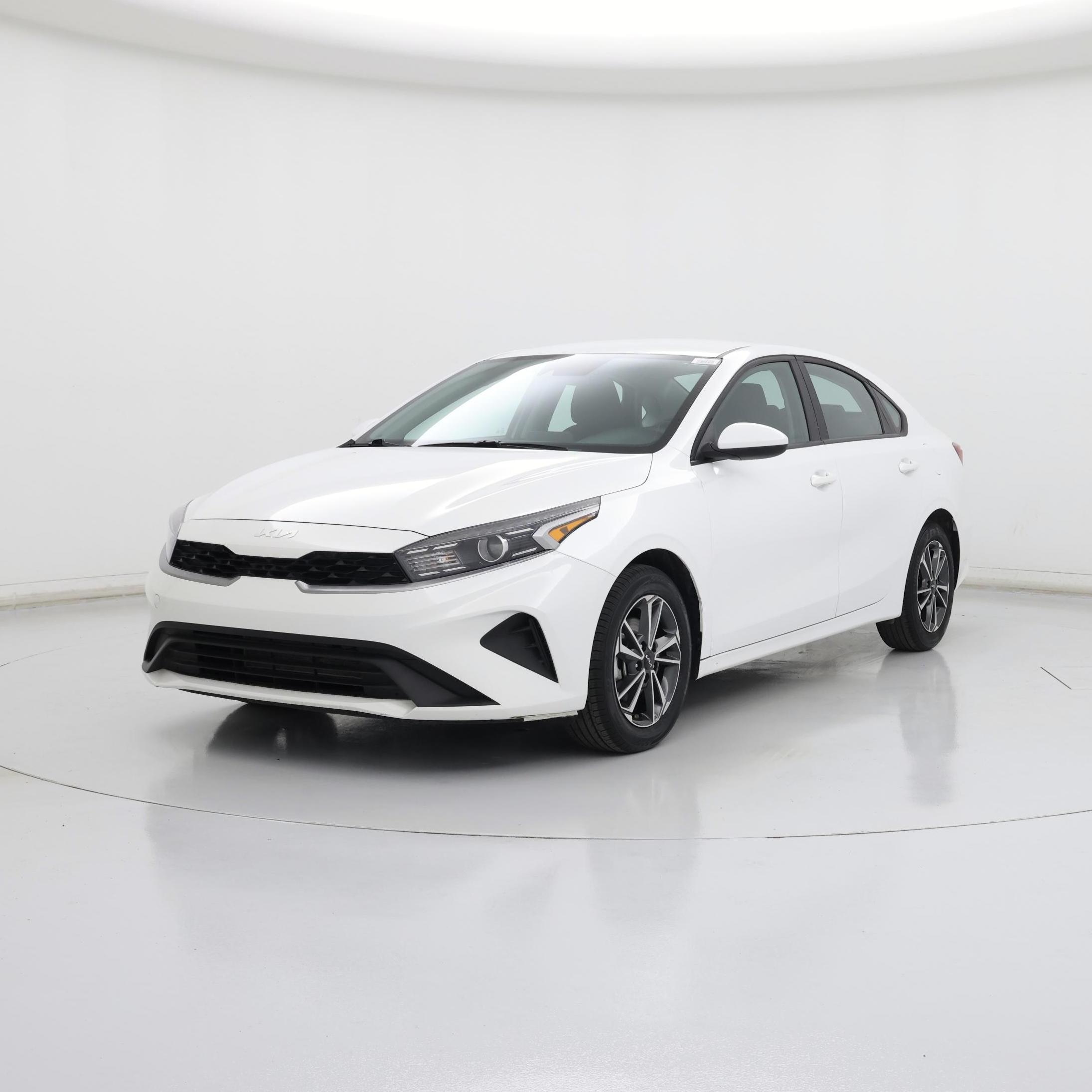 Thumbnail: 2024 Kia Forte - 4