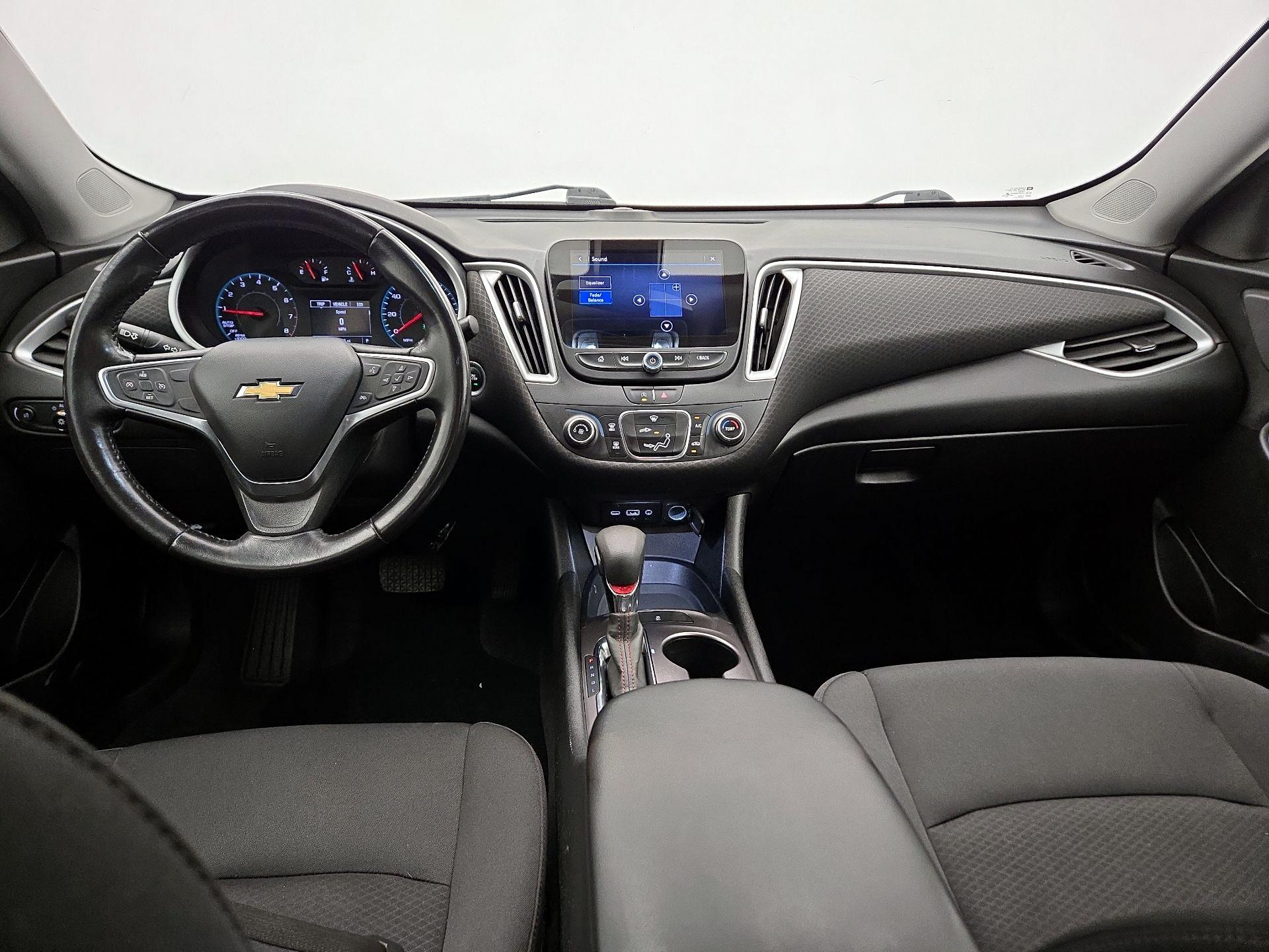 Thumbnail: 2022 Chevrolet Malibu - 9