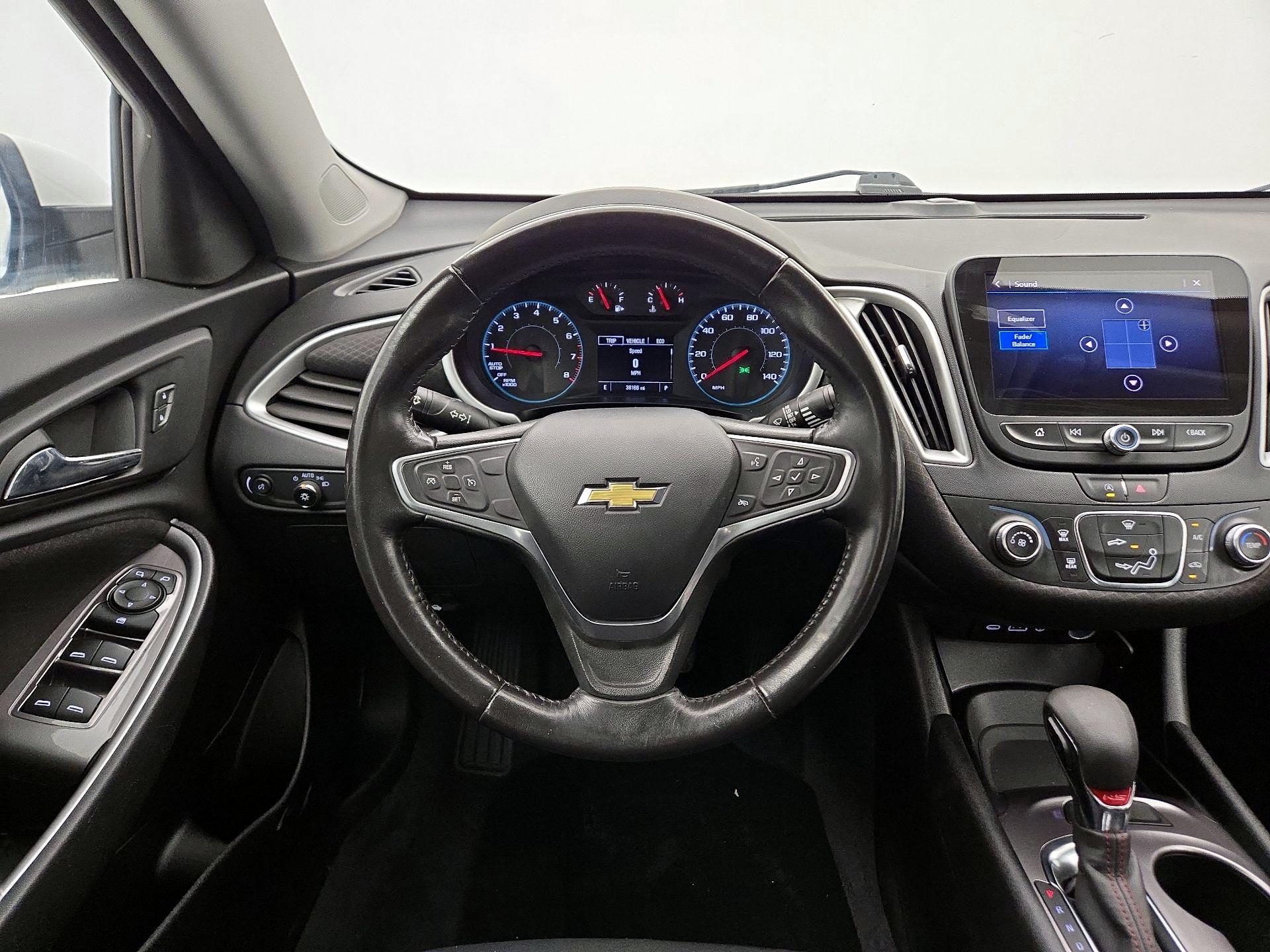 Thumbnail: 2022 Chevrolet Malibu - 10