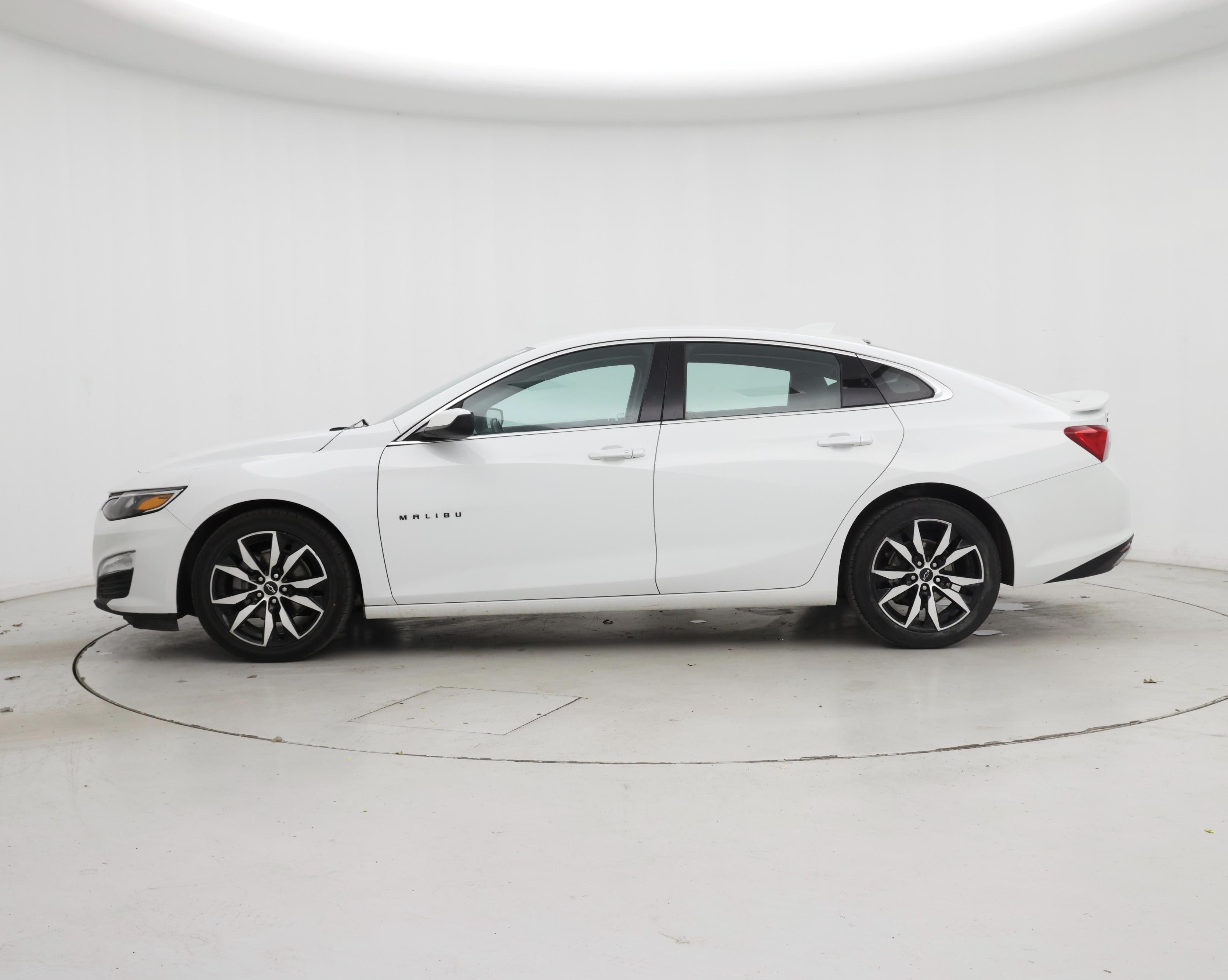 Thumbnail: 2022 Chevrolet Malibu - 3