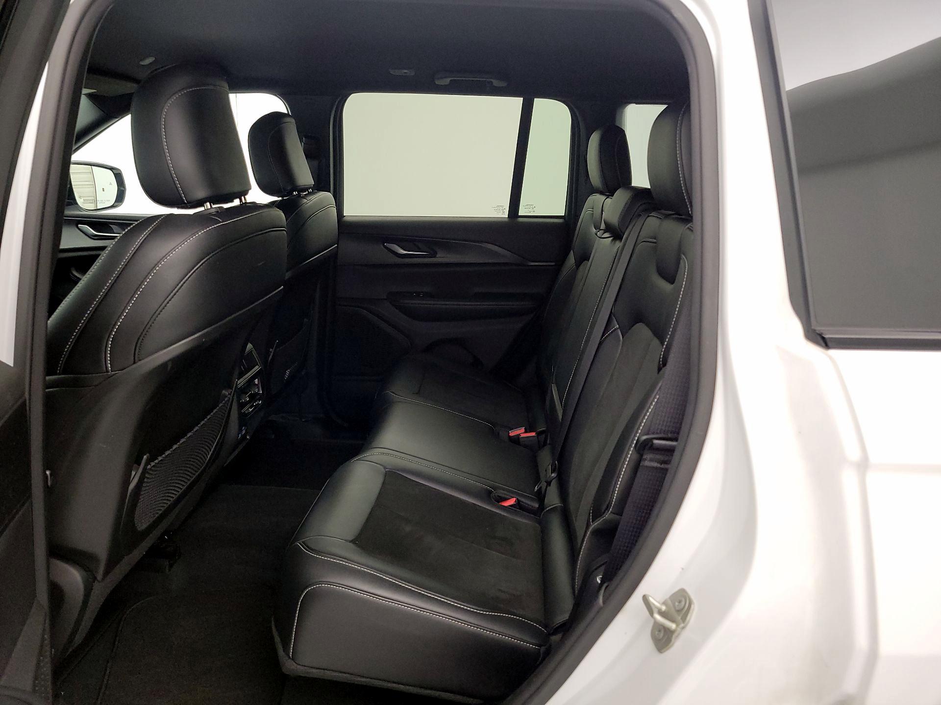 Thumbnail: 2023 Jeep Grand Cherokee - 19