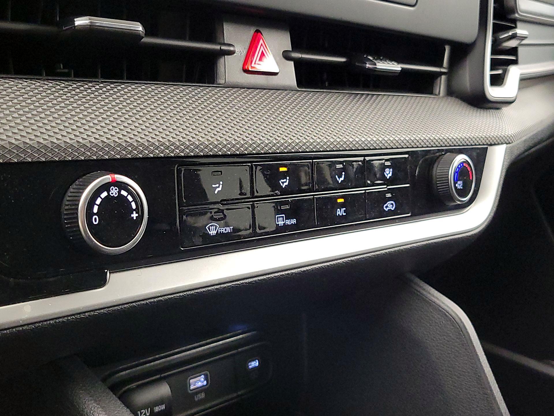 Thumbnail: 2024 Kia Sportage - 16