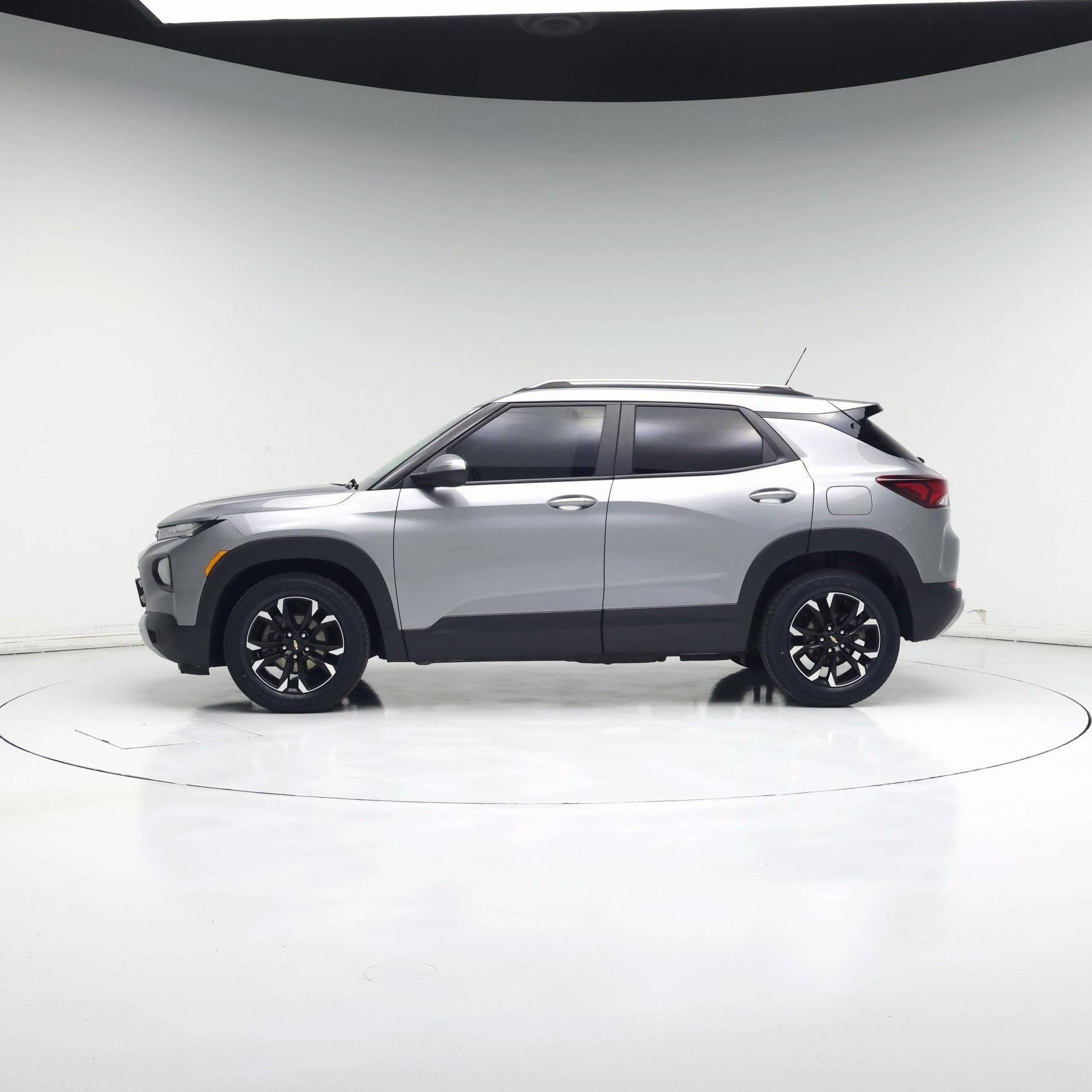 Thumbnail: 2023 Chevrolet TrailBlazer - 3