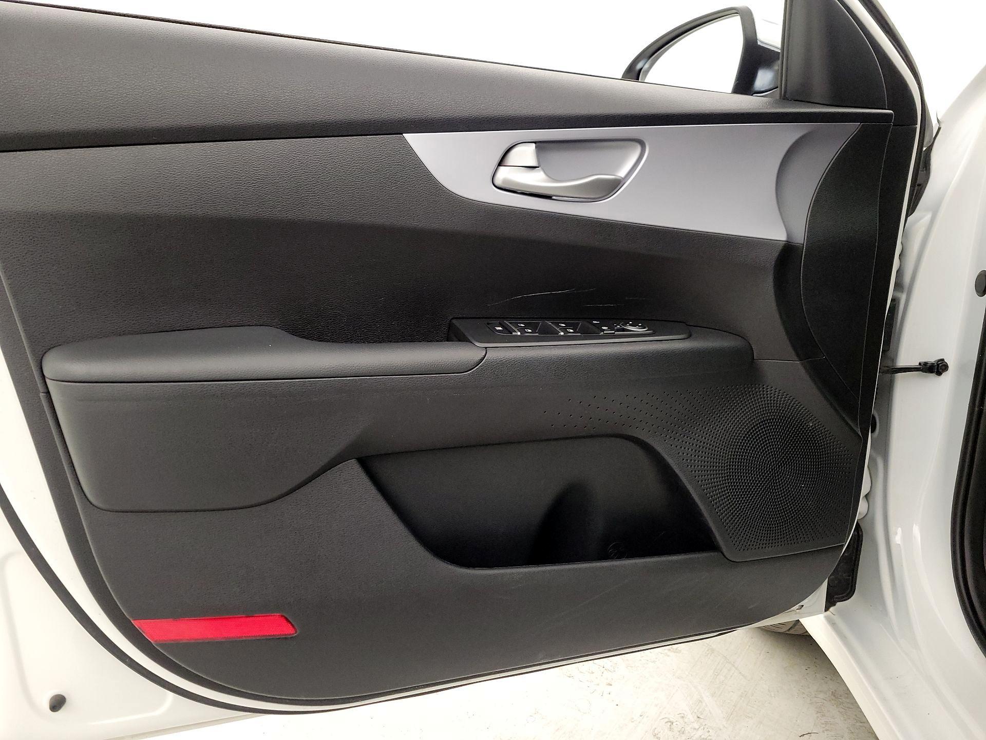 Thumbnail: 2024 Kia Forte - 12