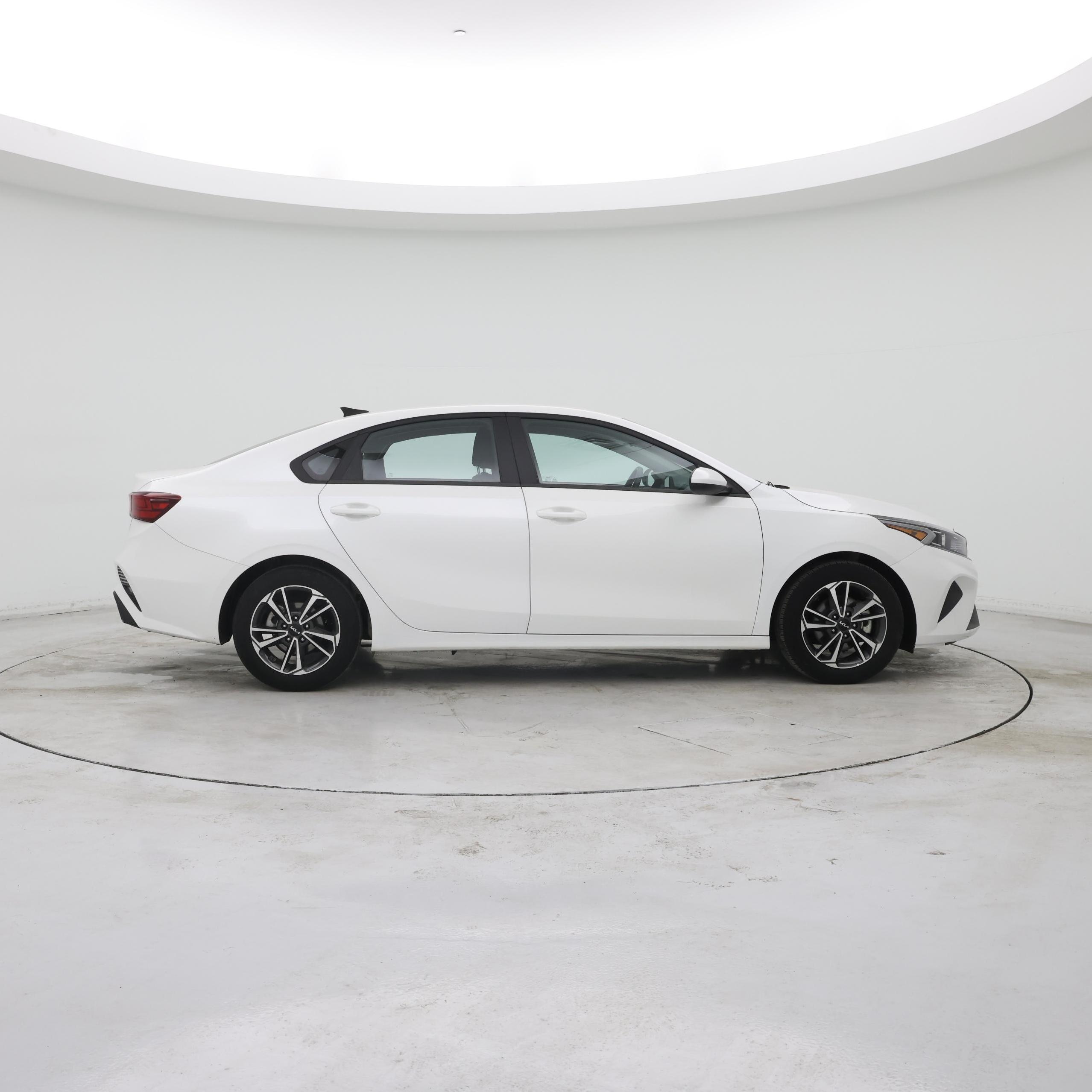 Thumbnail: 2024 Kia Forte - 7