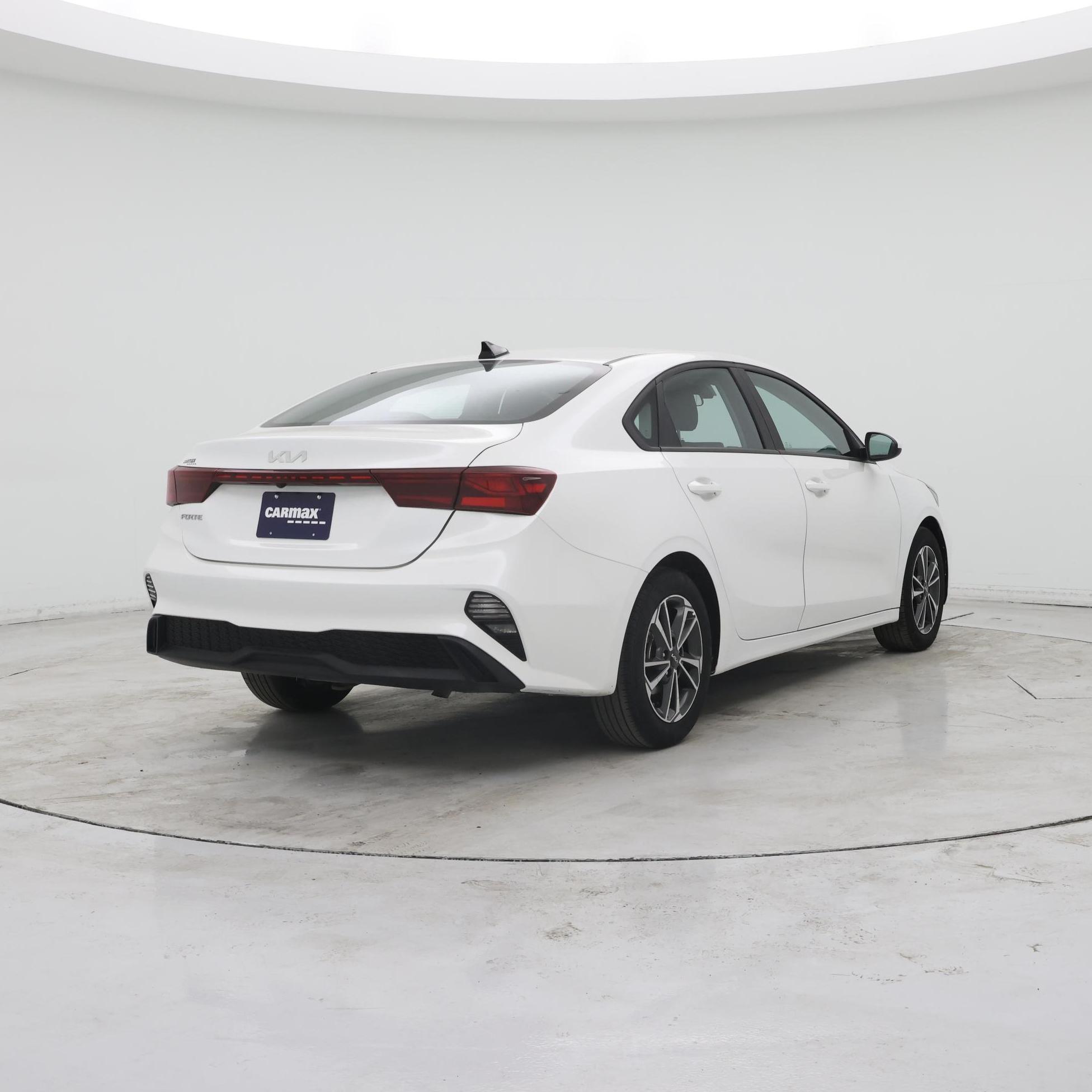 Thumbnail: 2024 Kia Forte - 8