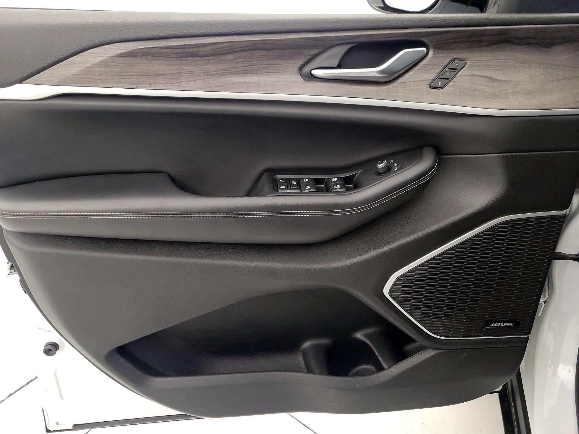 Thumbnail: 2023 Jeep Grand Cherokee L - 12