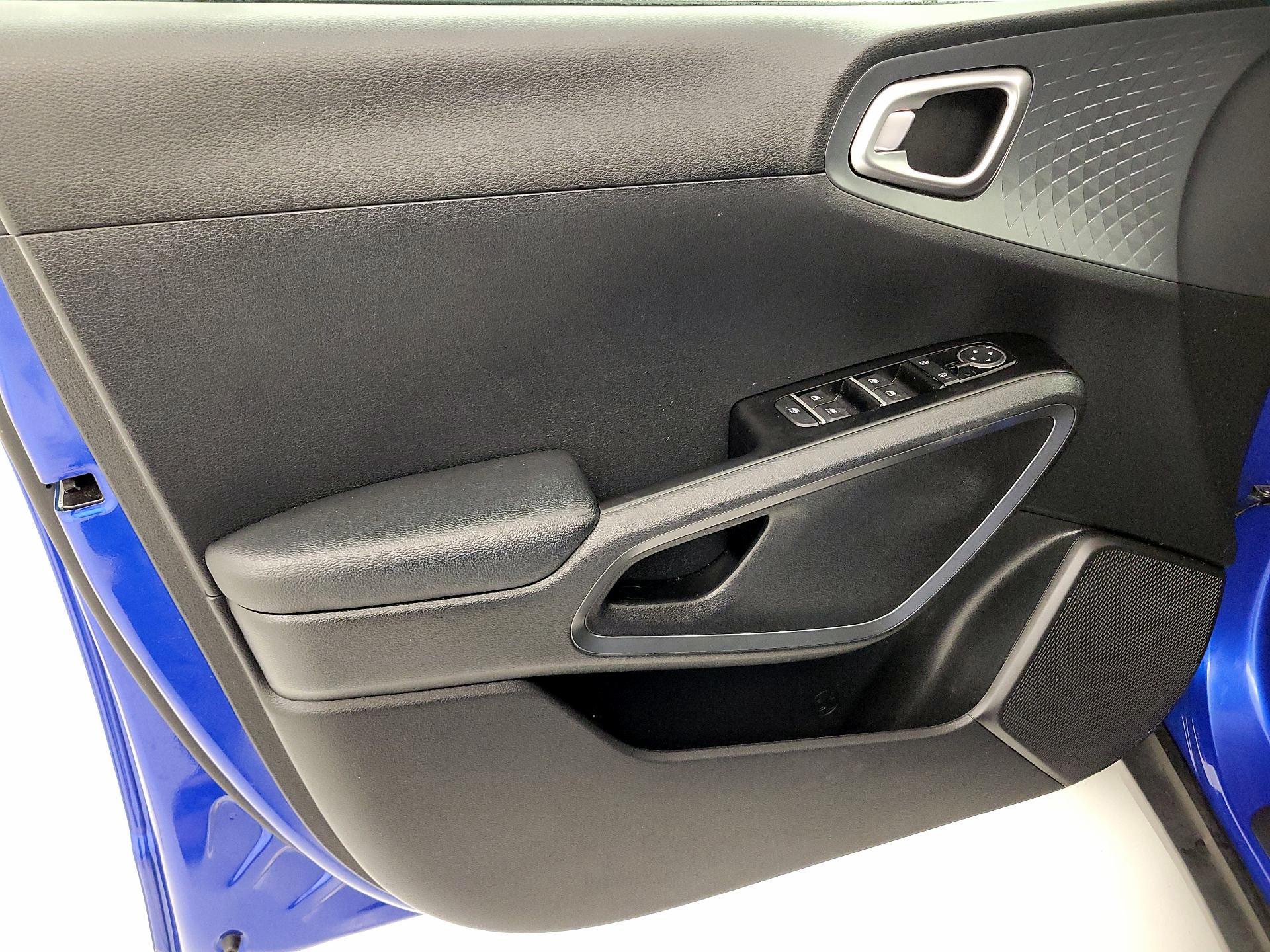 Thumbnail: 2020 Kia Soul - 12