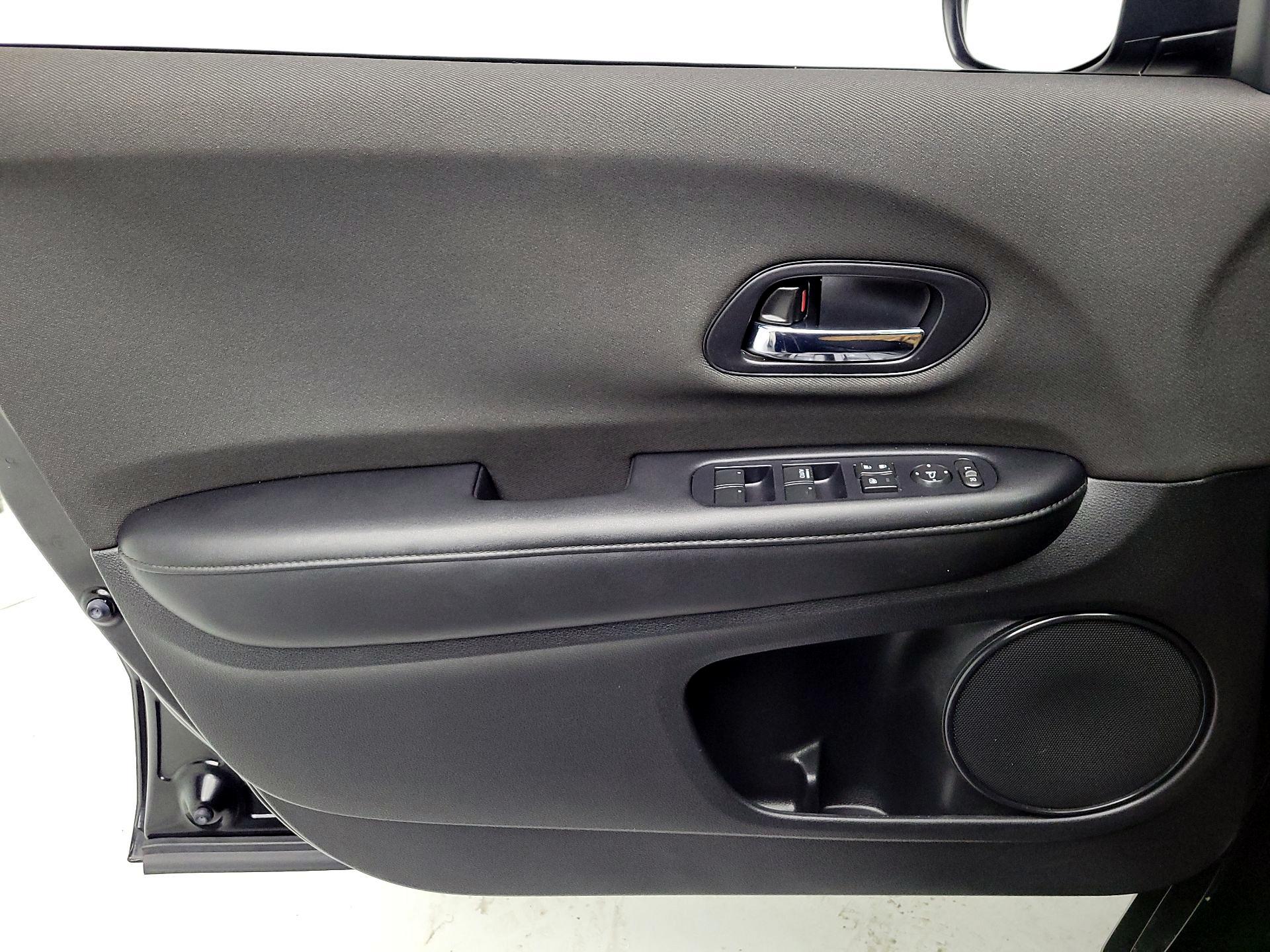 Thumbnail: 2020 Honda HR-V - 12