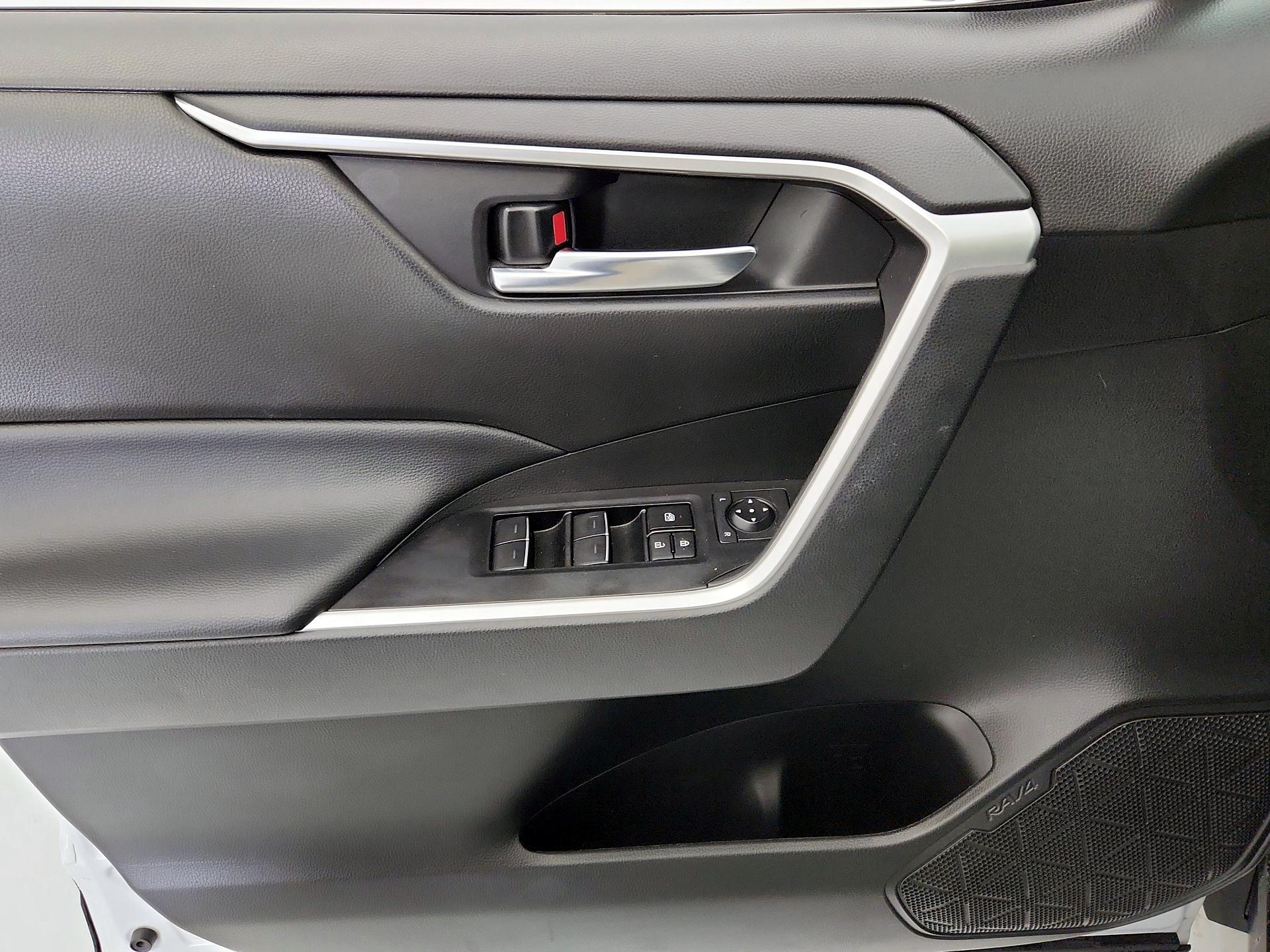 Thumbnail: 2024 Toyota RAV4 - 12