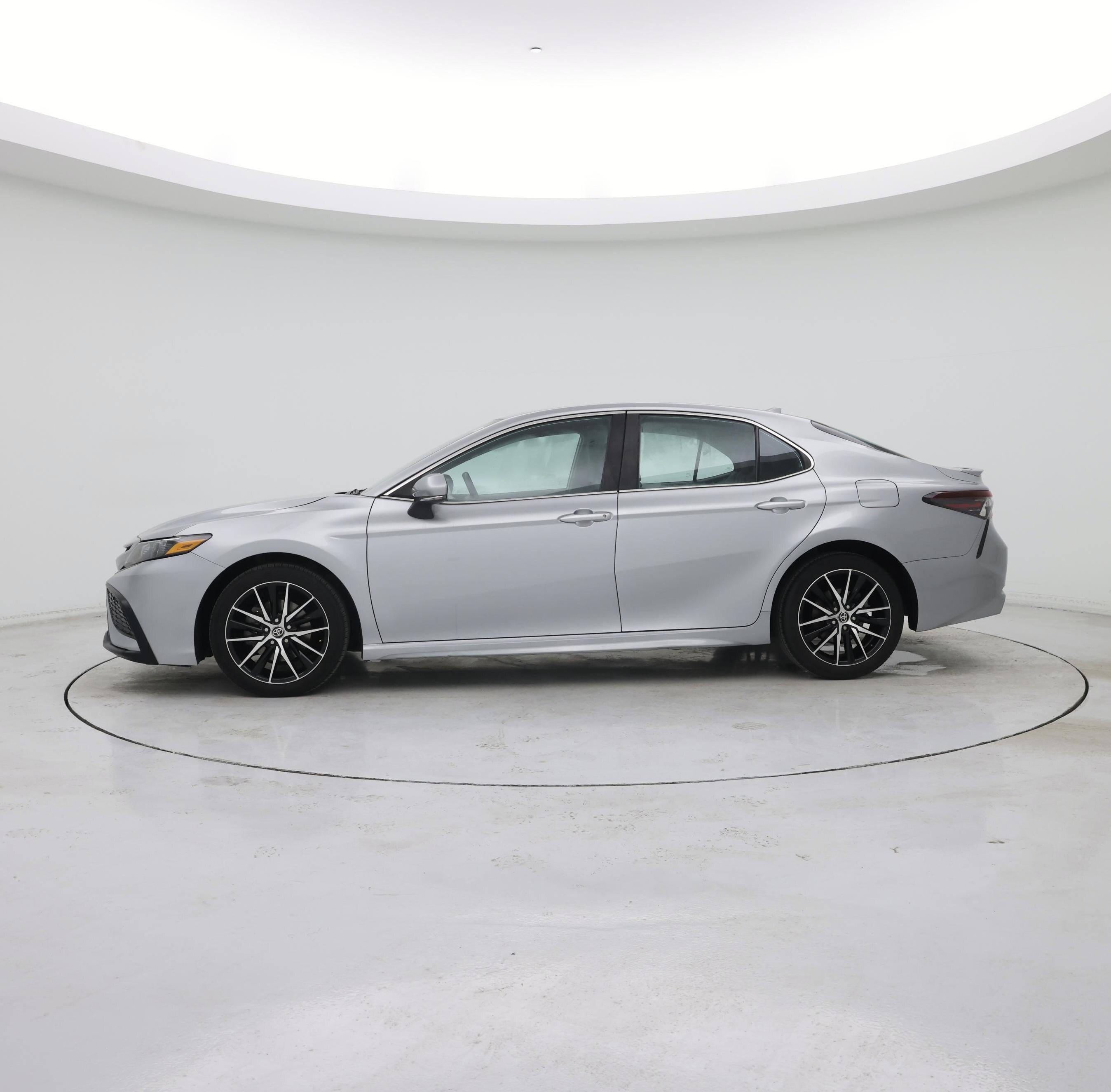 Thumbnail: 2023 Toyota Camry - 3