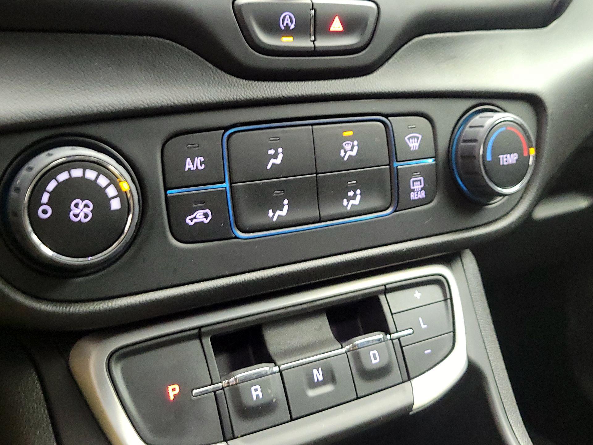 Thumbnail: 2022 GMC Terrain - 16