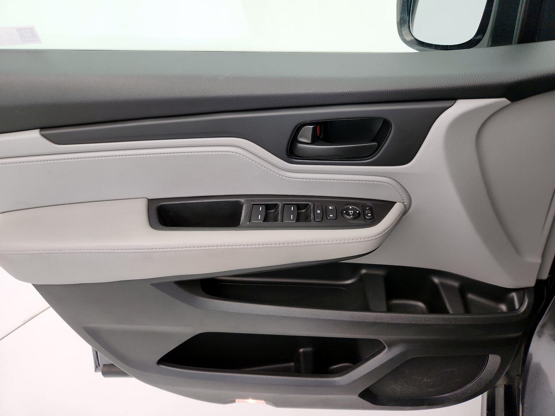 Thumbnail: 2019 Honda Odyssey - 12