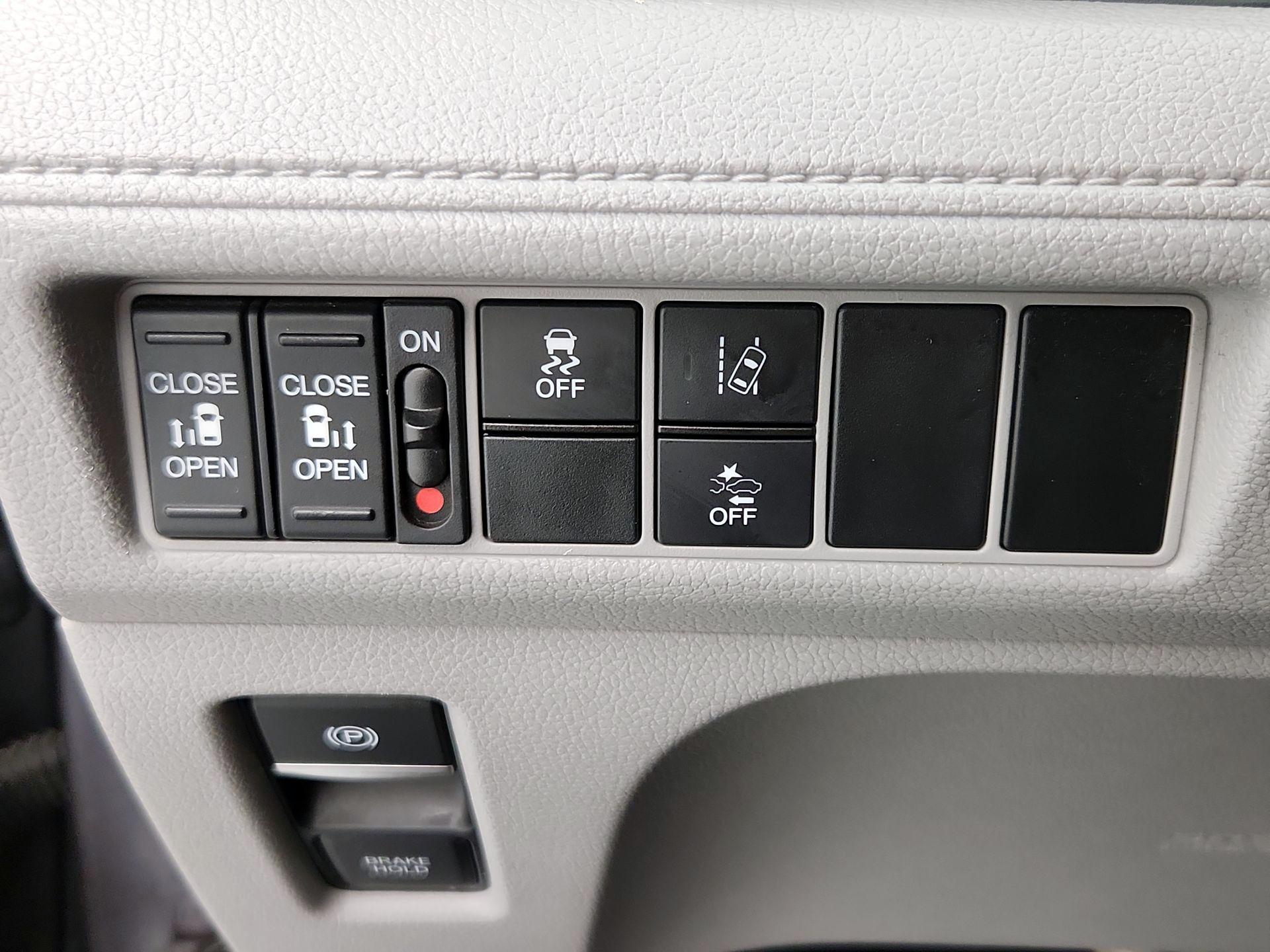 Thumbnail: 2019 Honda Odyssey - 13