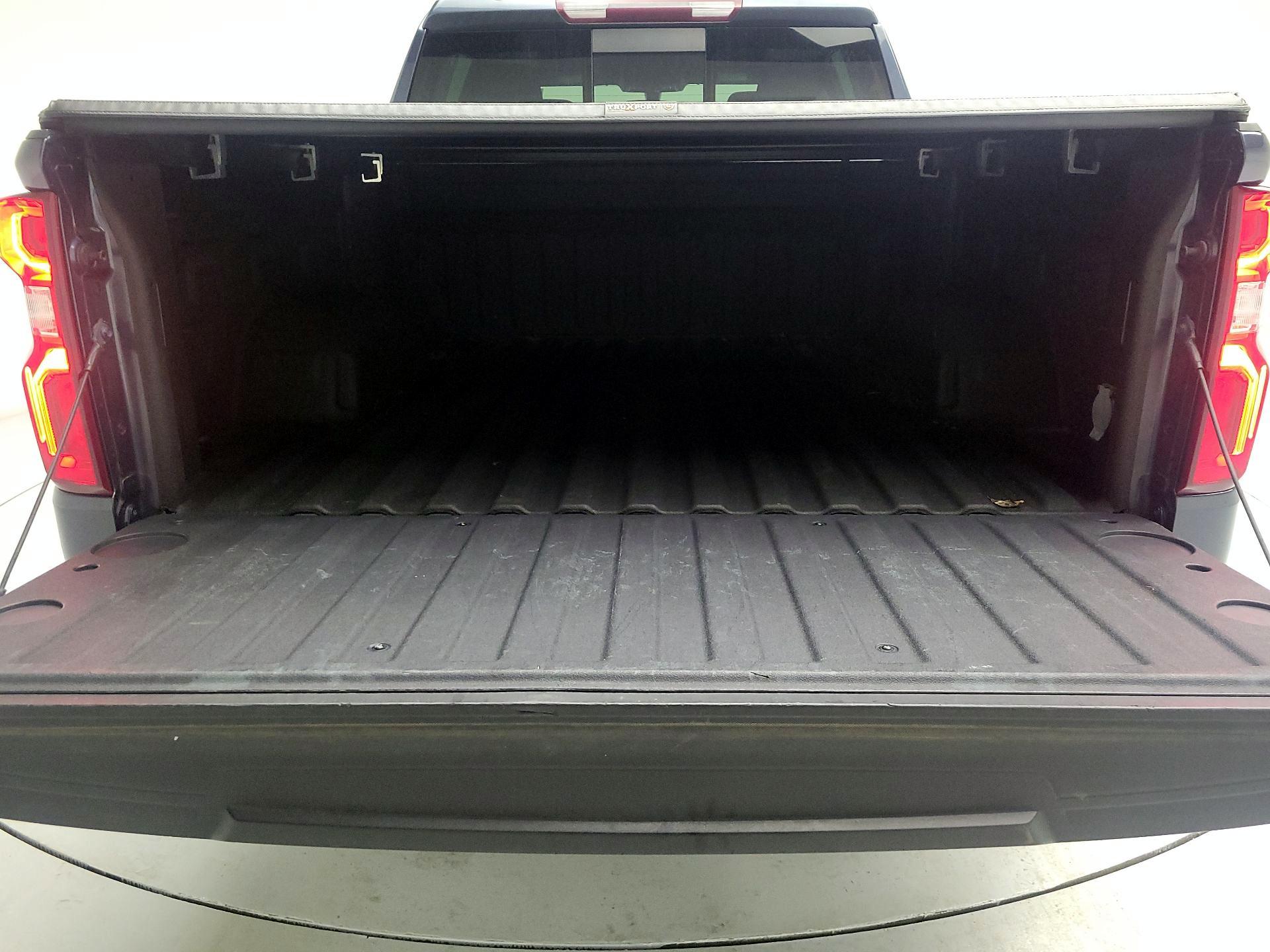 Thumbnail: 2021 Chevrolet Silverado 1500 - 16