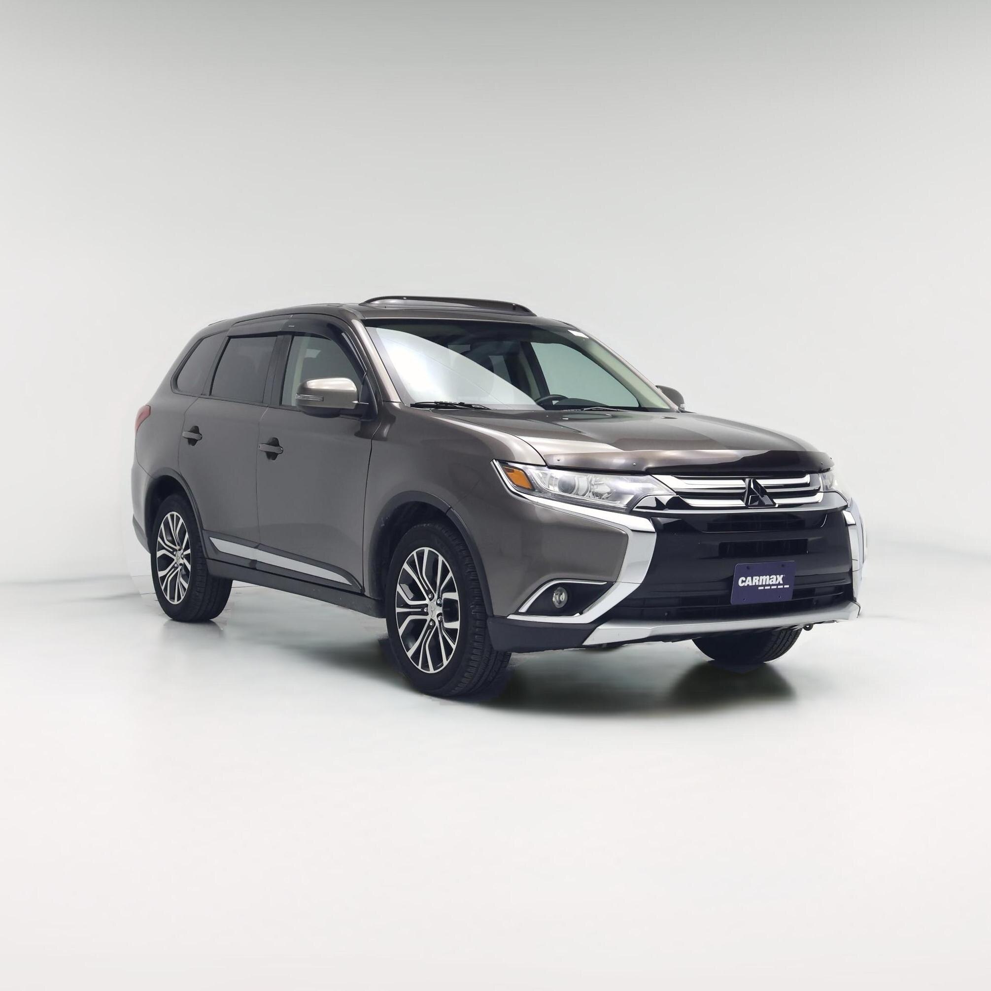 Thumbnail: 2017 Mitsubishi Outlander - 1