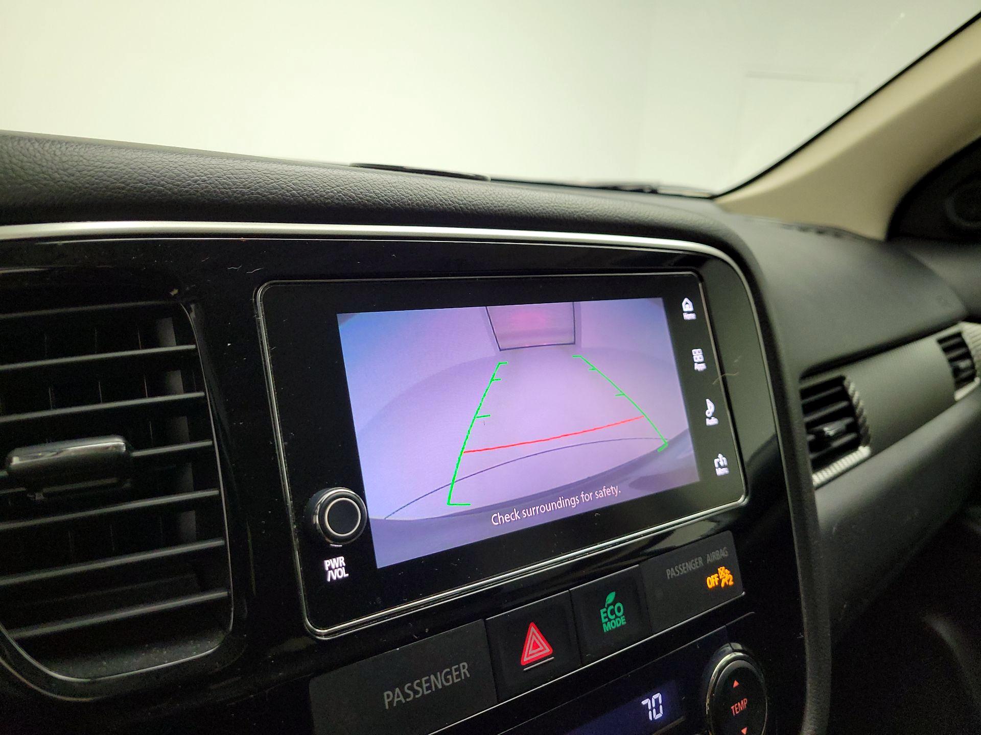 Thumbnail: 2017 Mitsubishi Outlander - 13