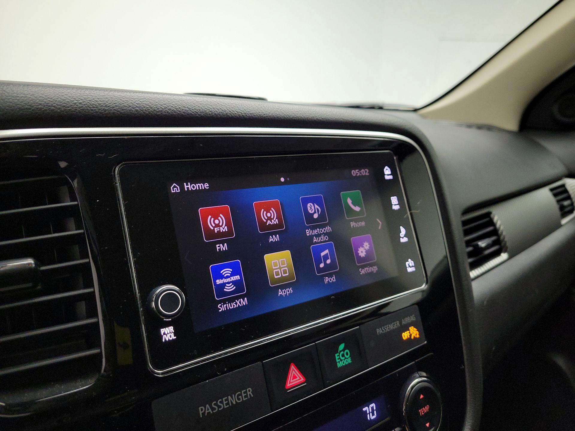 Thumbnail: 2017 Mitsubishi Outlander - 14