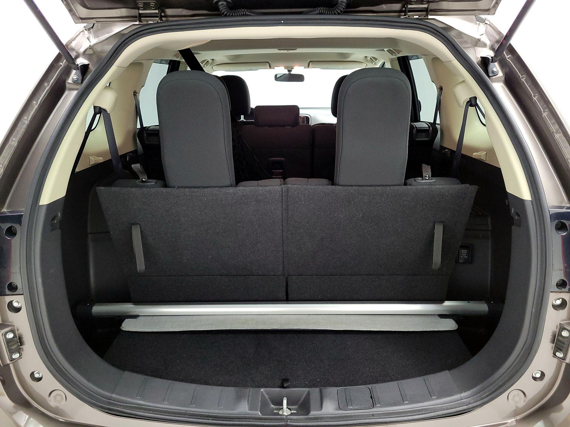 Thumbnail: 2017 Mitsubishi Outlander - 20