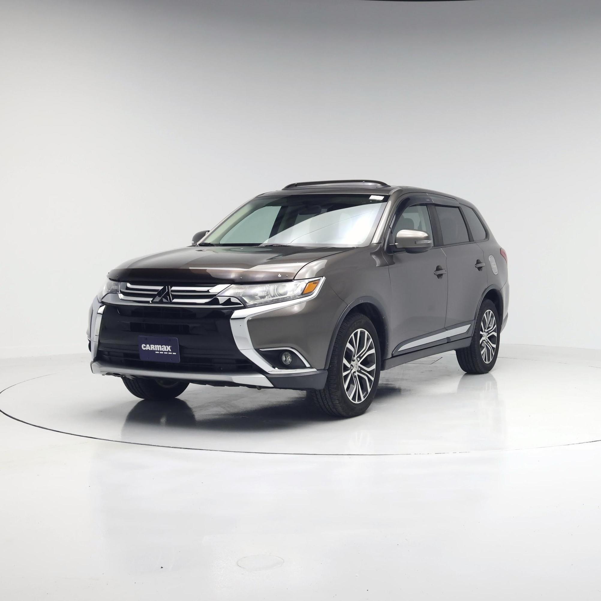 Thumbnail: 2017 Mitsubishi Outlander - 4