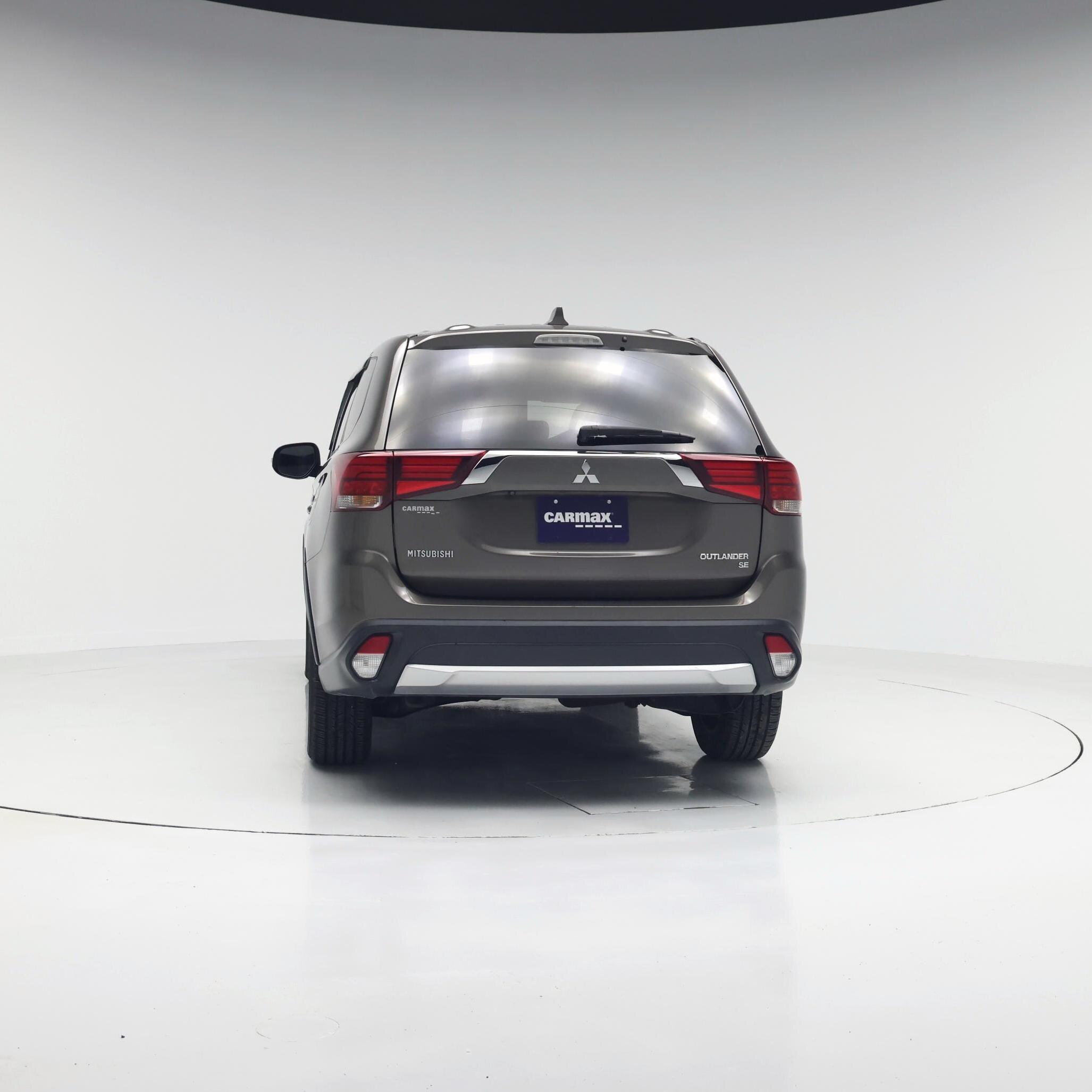 Thumbnail: 2017 Mitsubishi Outlander - 6