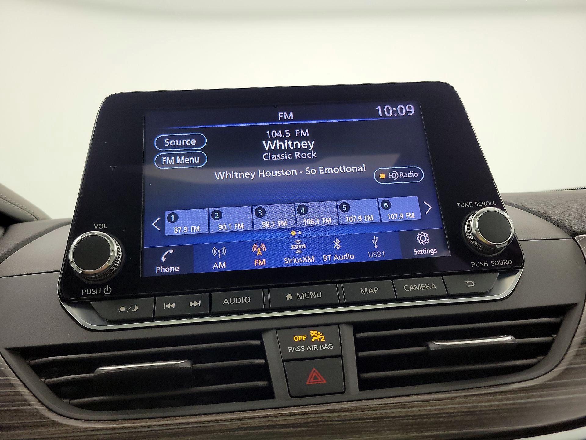 Thumbnail: 2019 Nissan Altima - 16