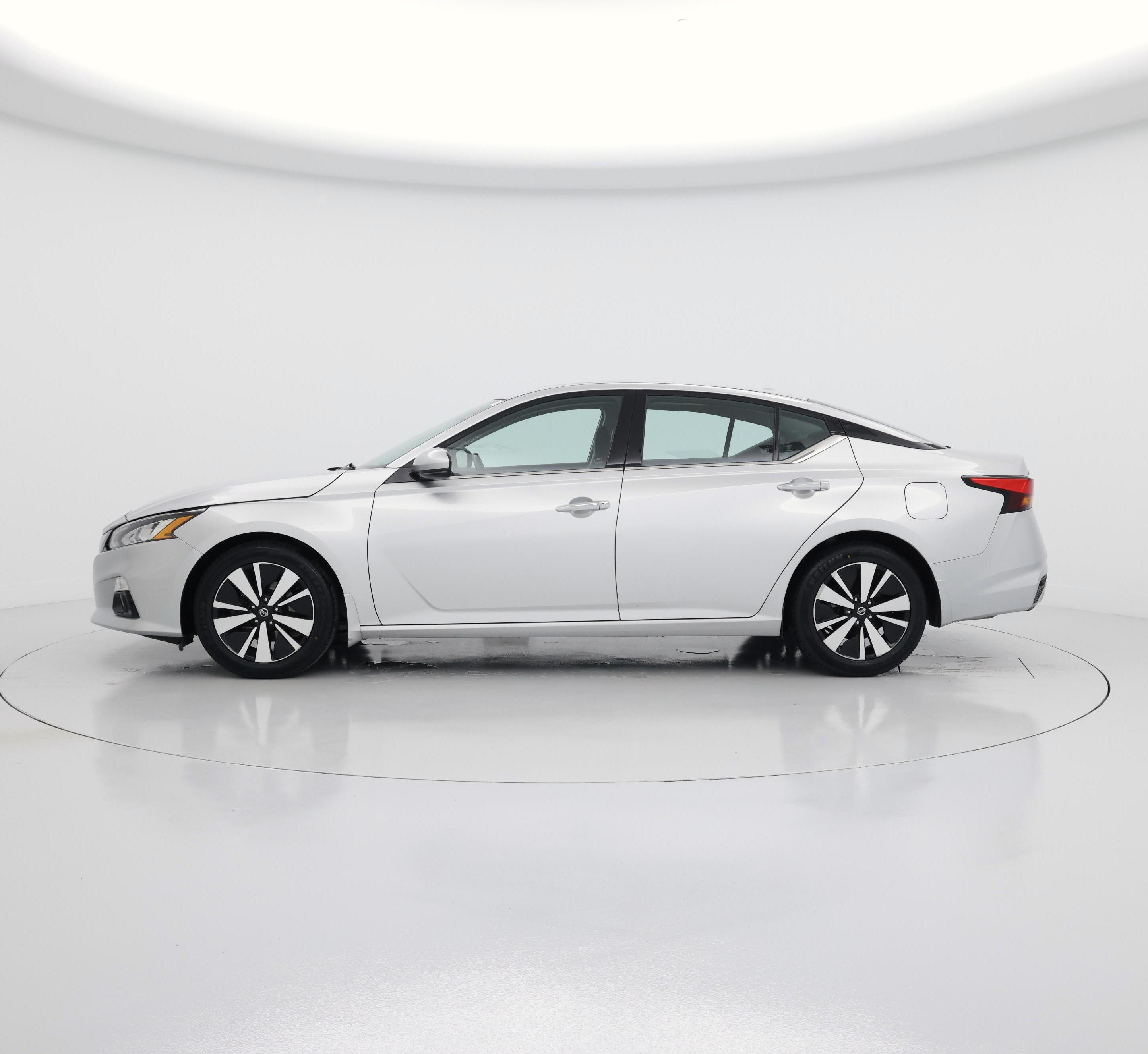 Thumbnail: 2019 Nissan Altima - 3