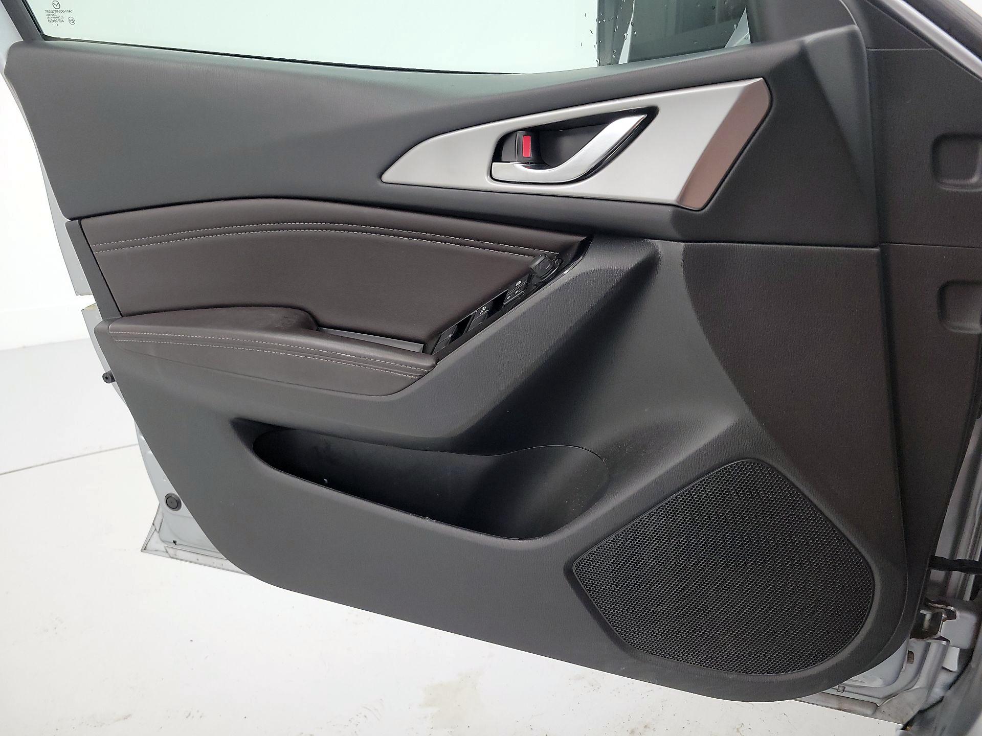 Thumbnail: 2018 Mazda Mazda3 - 12