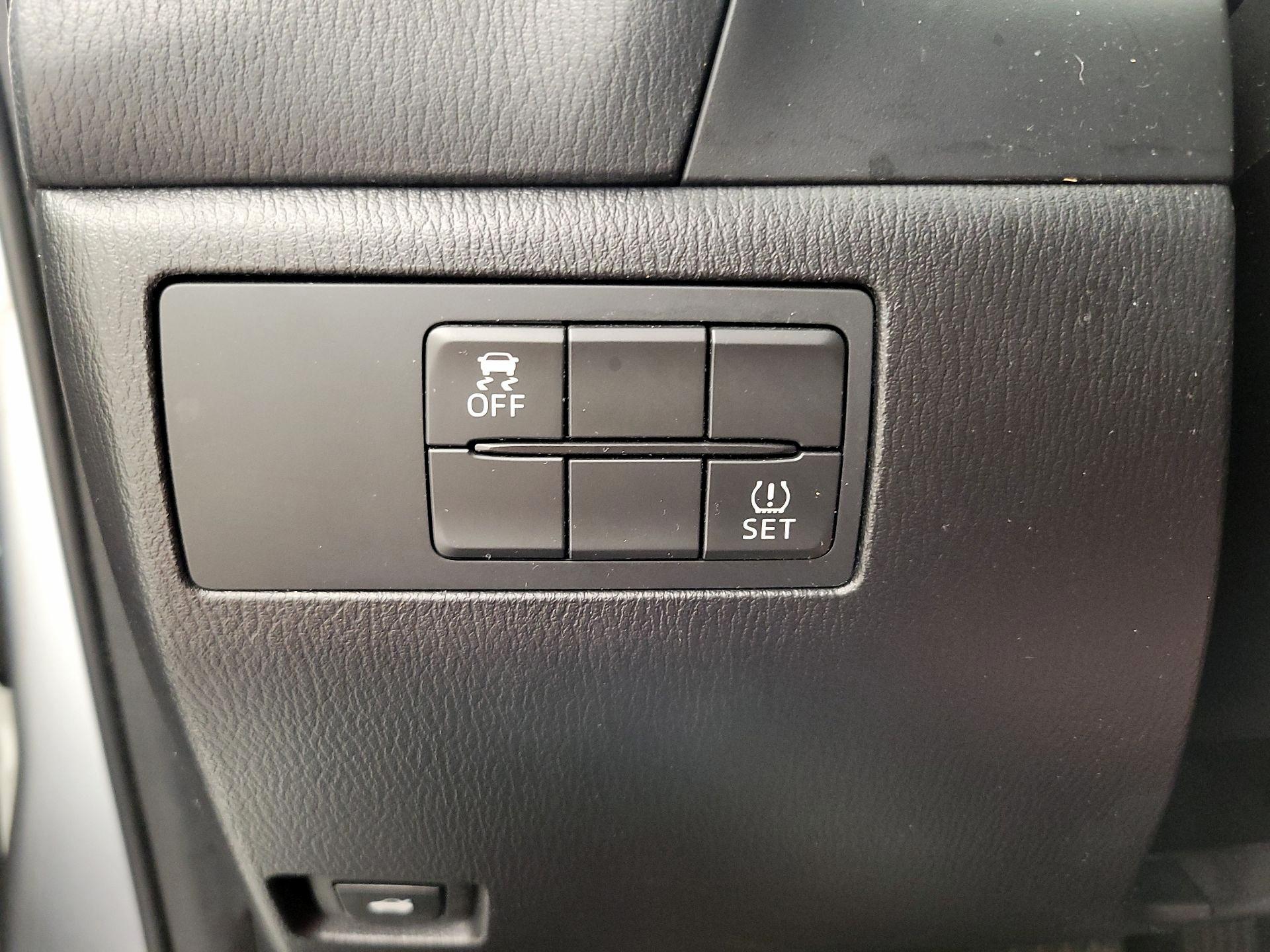 Thumbnail: 2018 Mazda Mazda3 - 13