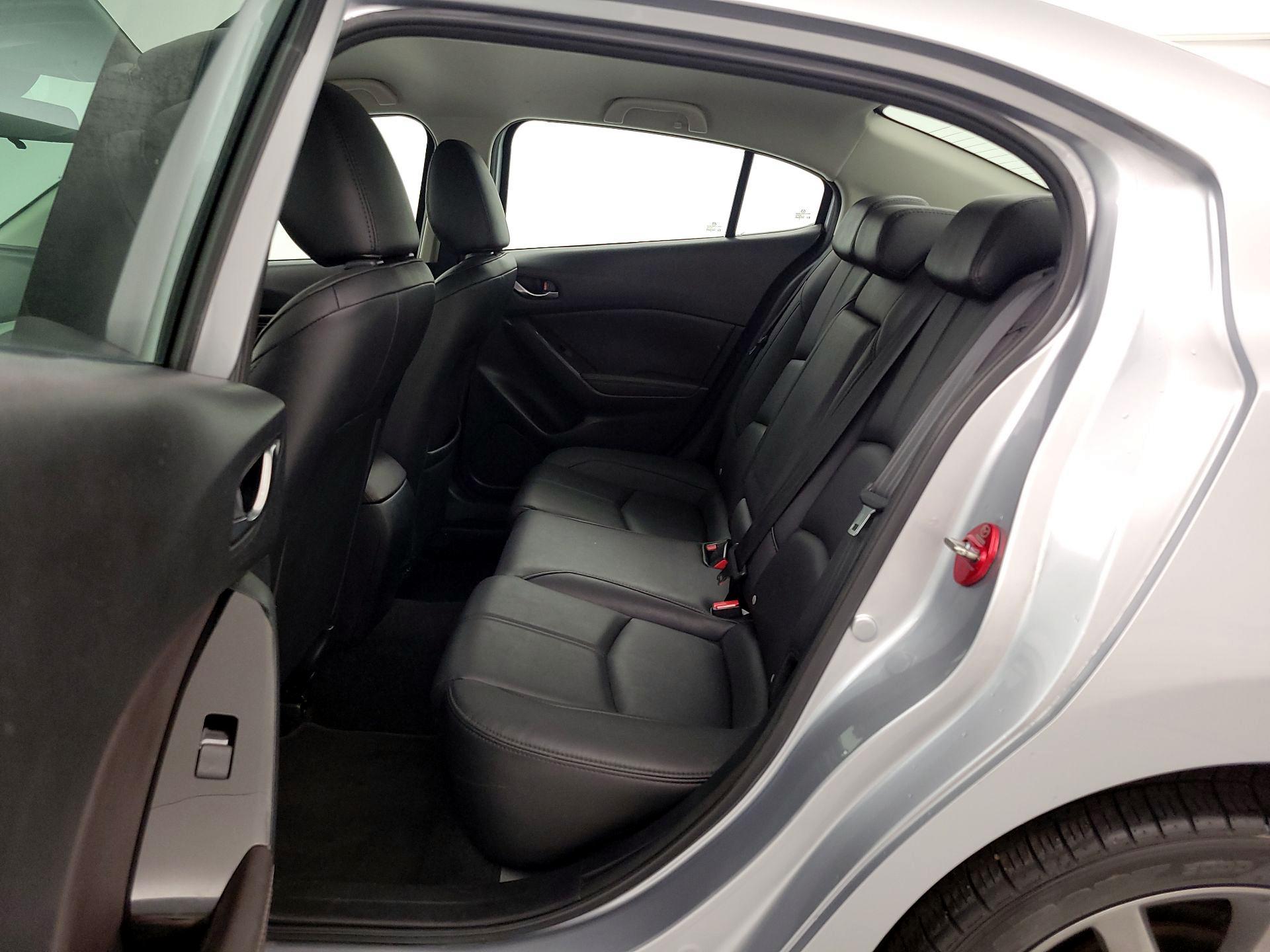 Thumbnail: 2018 Mazda Mazda3 - 20