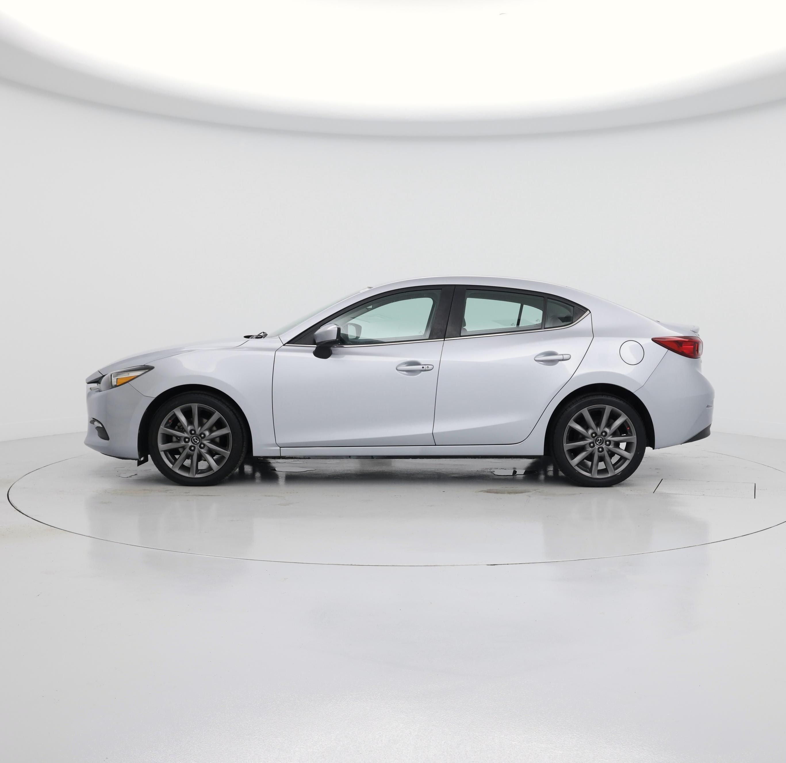 Thumbnail: 2018 Mazda Mazda3 - 3