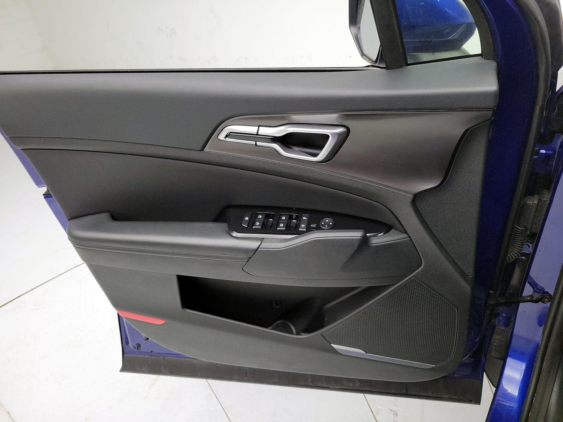 Thumbnail: 2024 Kia Sportage - 12