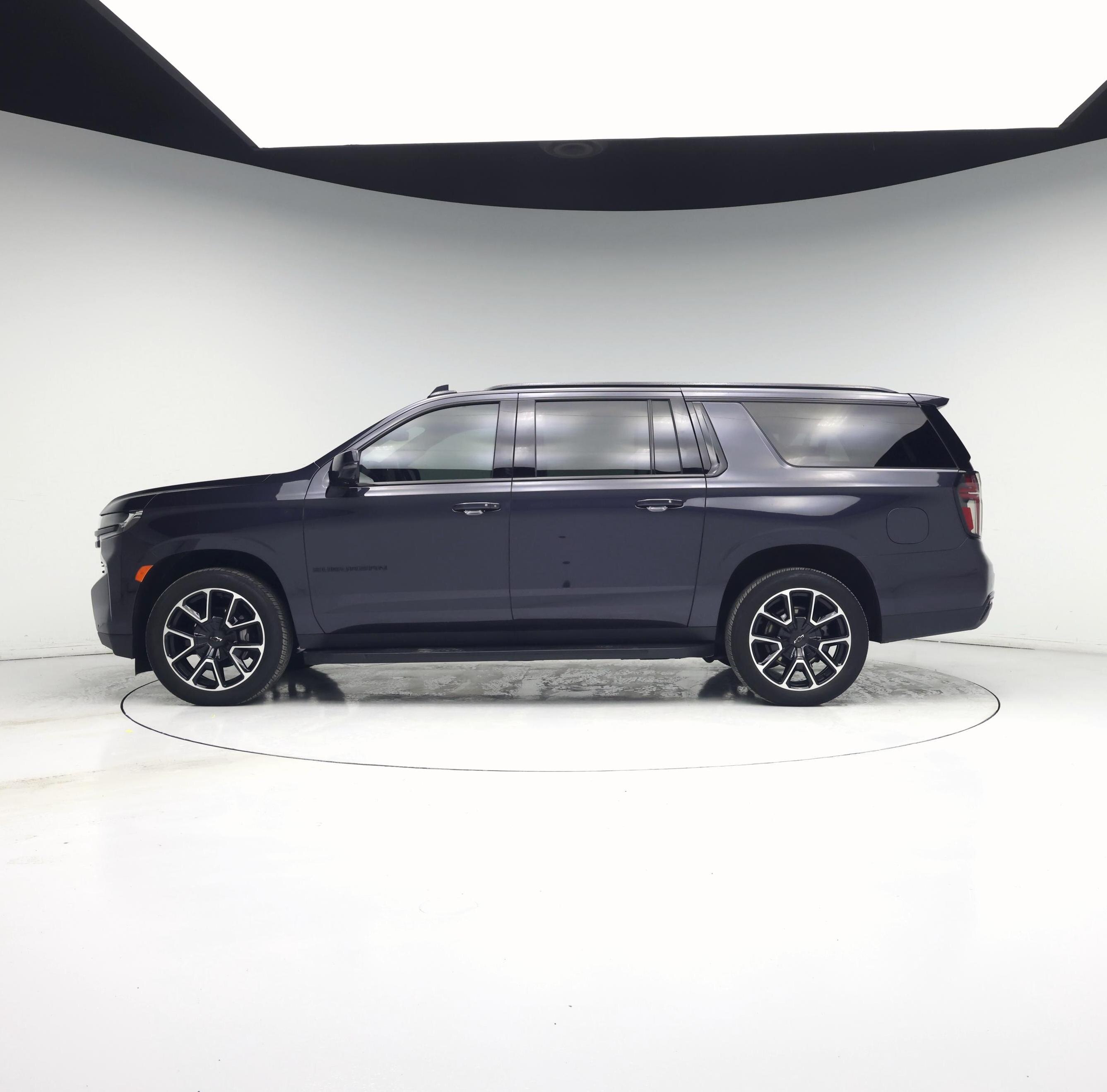 Thumbnail: 2023 Chevrolet Suburban - 3