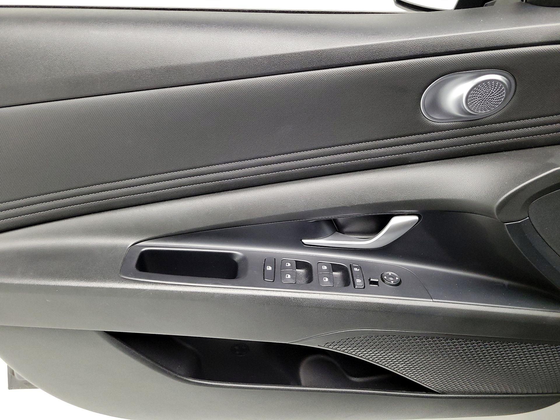 Thumbnail: 2023 Hyundai Elantra - 12