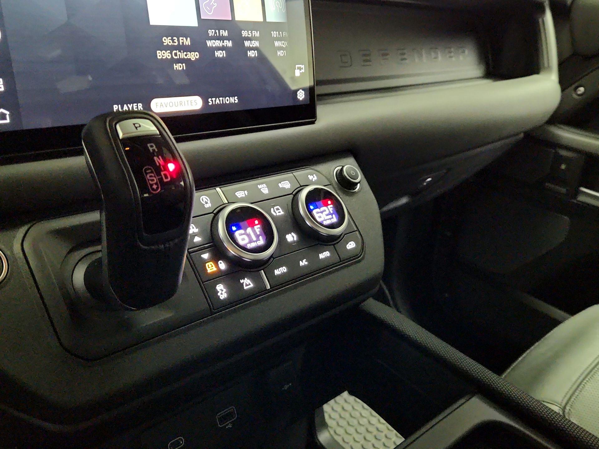 Thumbnail: 2024 Land Rover Defender - 17